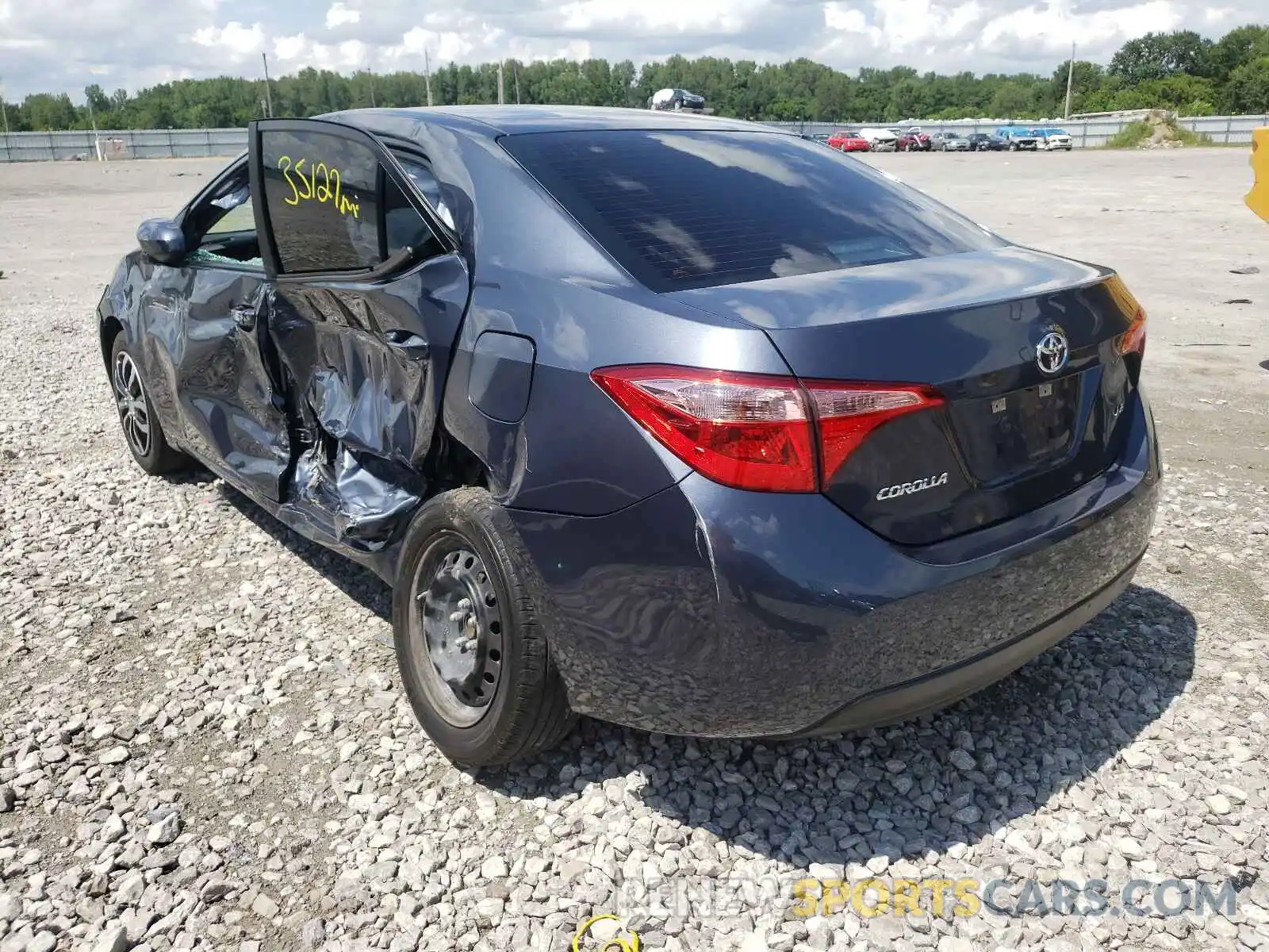 3 Photograph of a damaged car 5YFBURHE9KP915066 TOYOTA COROLLA 2019