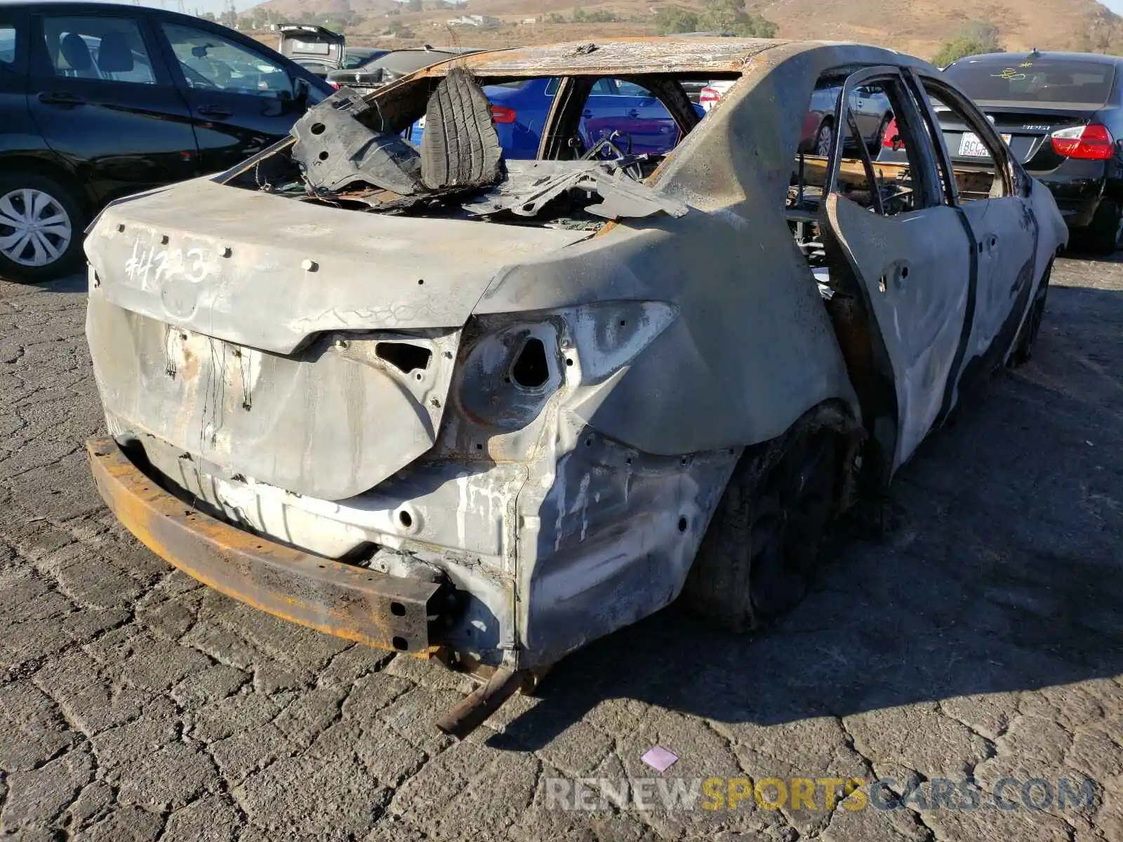 4 Photograph of a damaged car 5YFBURHE9KP916430 TOYOTA COROLLA 2019