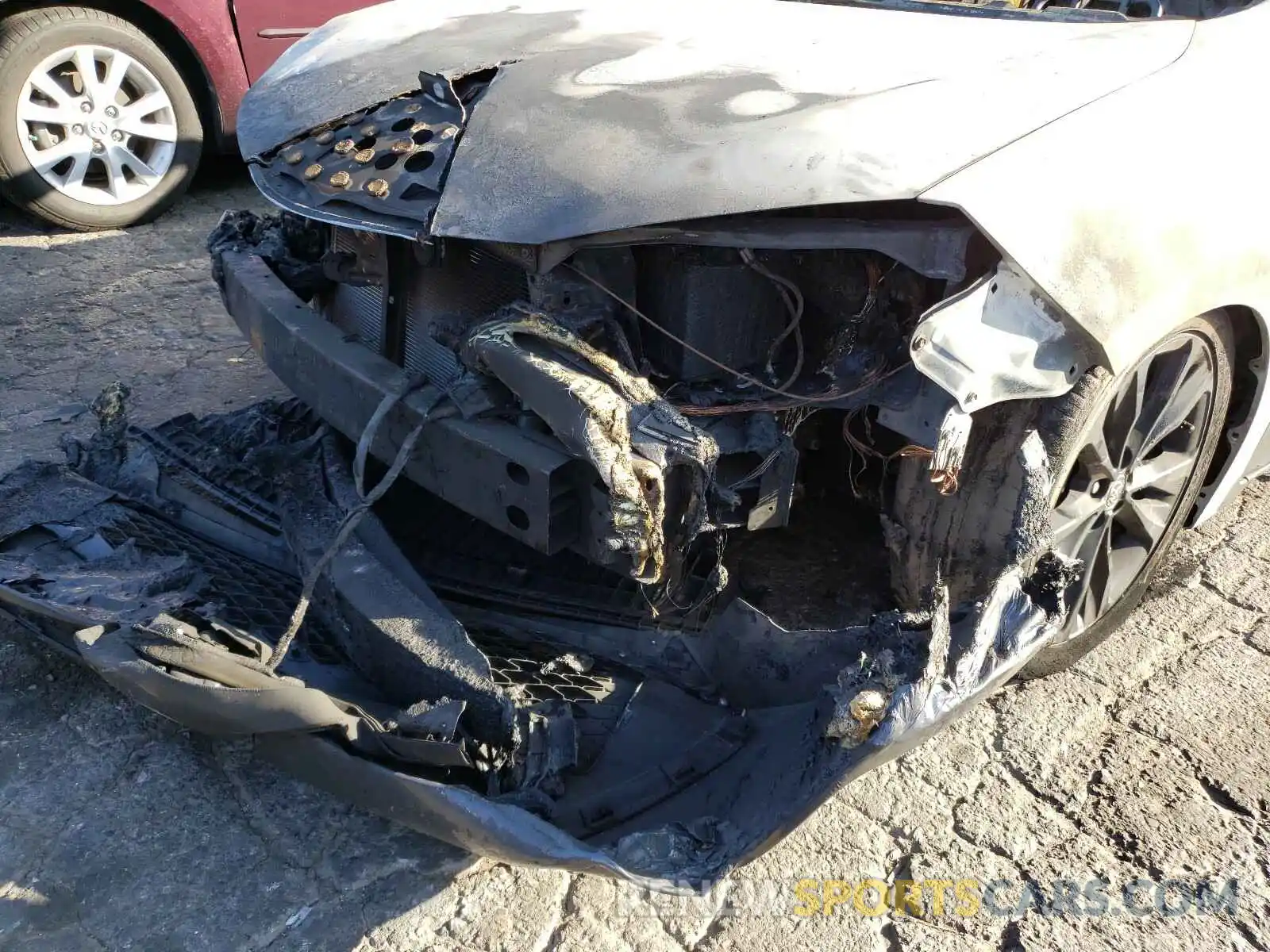 9 Photograph of a damaged car 5YFBURHE9KP916430 TOYOTA COROLLA 2019