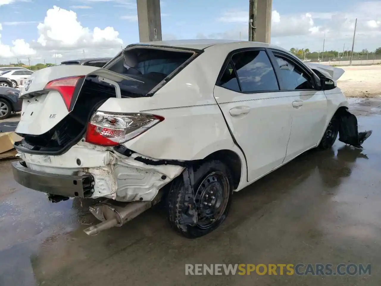 4 Photograph of a damaged car 5YFBURHE9KP916668 TOYOTA COROLLA 2019