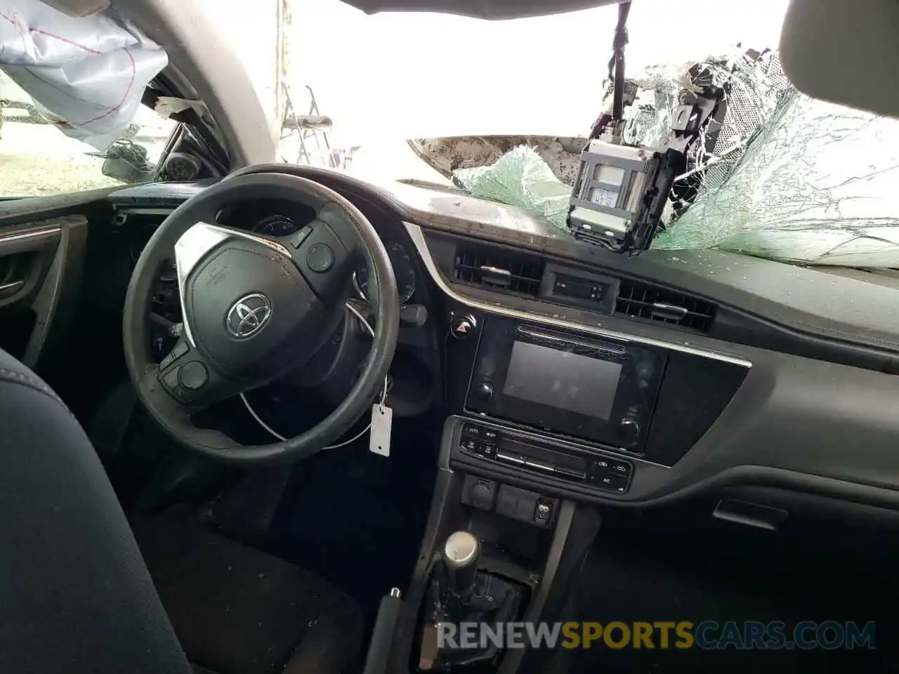 9 Photograph of a damaged car 5YFBURHE9KP916668 TOYOTA COROLLA 2019