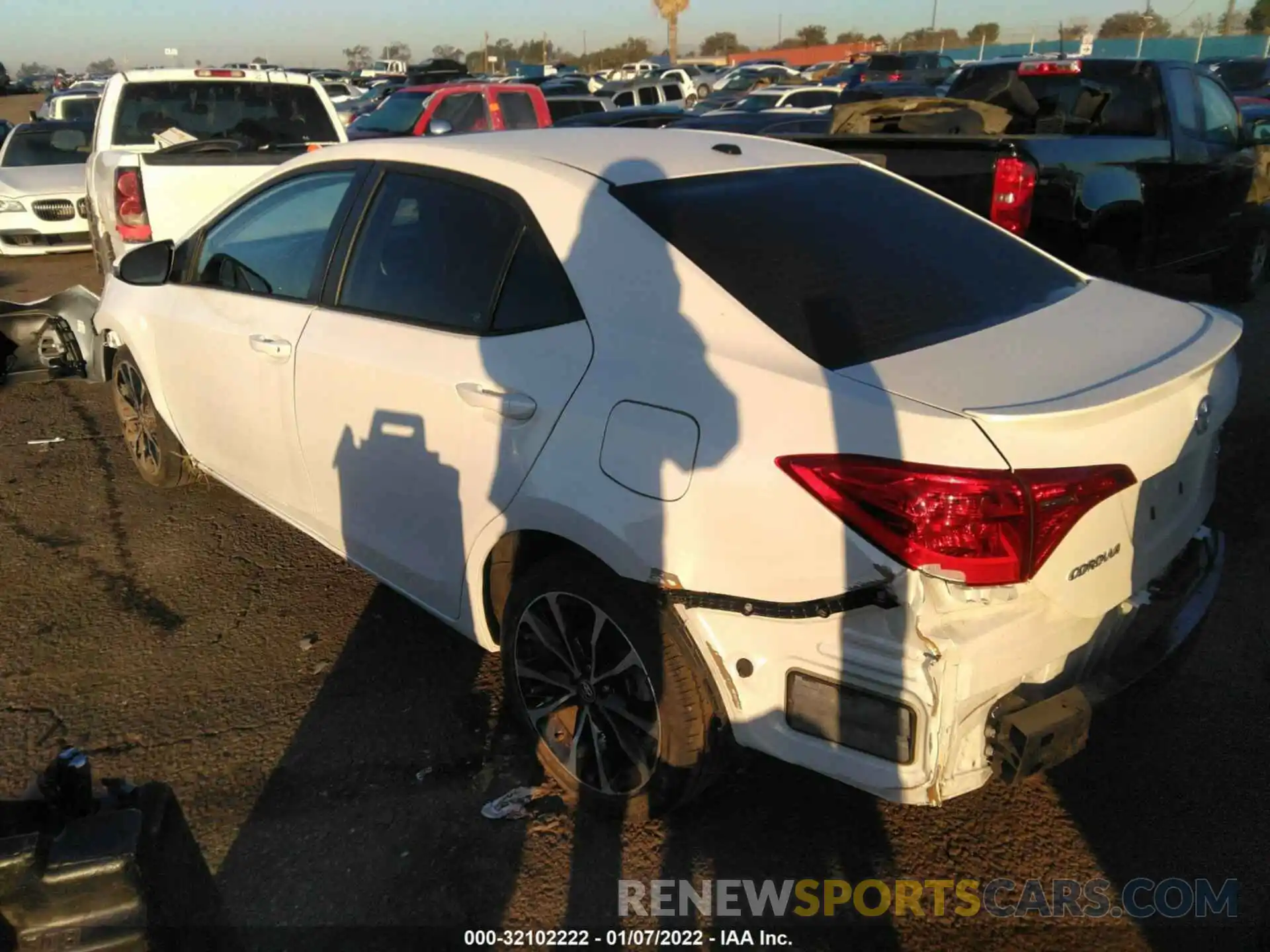 3 Photograph of a damaged car 5YFBURHE9KP918176 TOYOTA COROLLA 2019