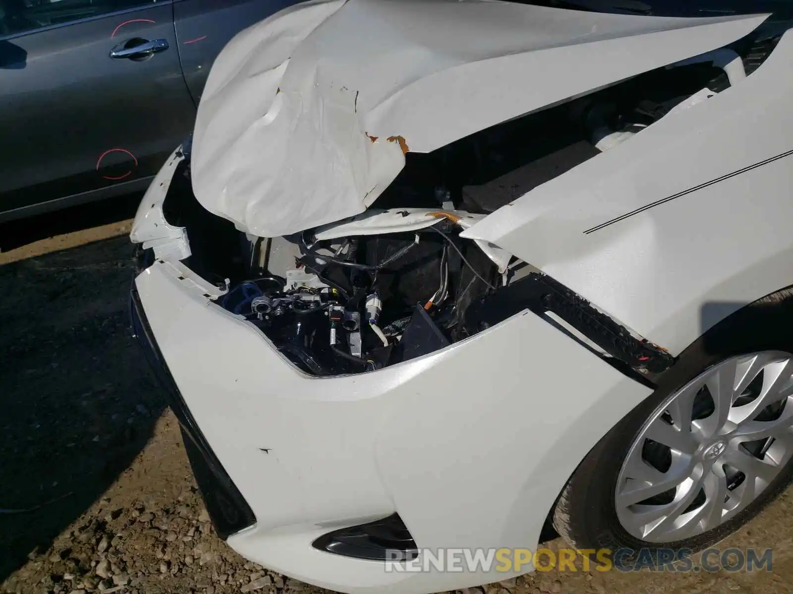 9 Photograph of a damaged car 5YFBURHE9KP918405 TOYOTA COROLLA 2019