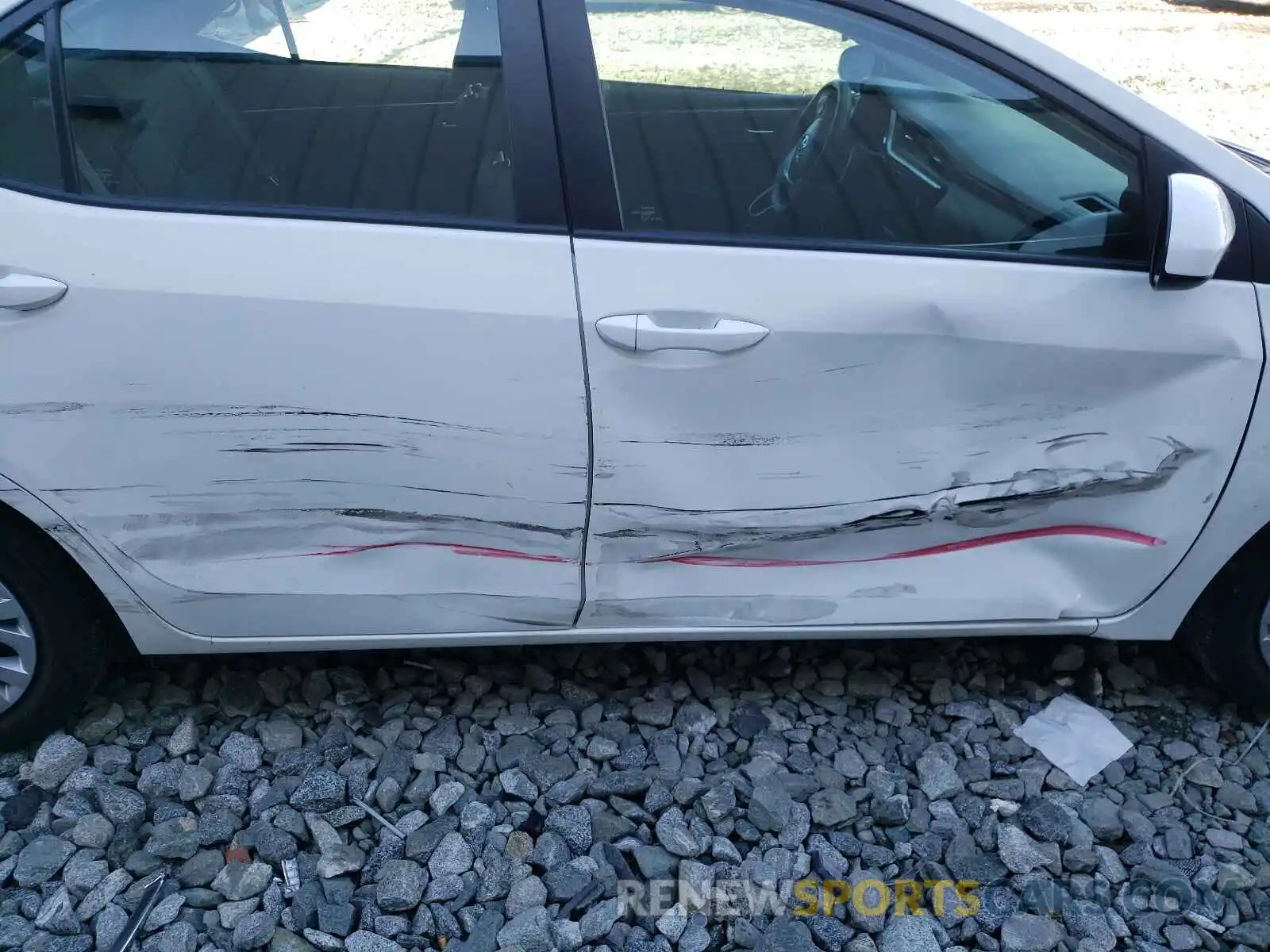 9 Photograph of a damaged car 5YFBURHE9KP918856 TOYOTA COROLLA 2019