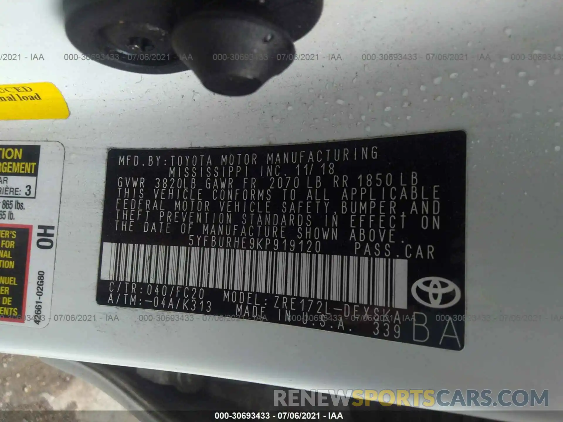 9 Photograph of a damaged car 5YFBURHE9KP919120 TOYOTA COROLLA 2019