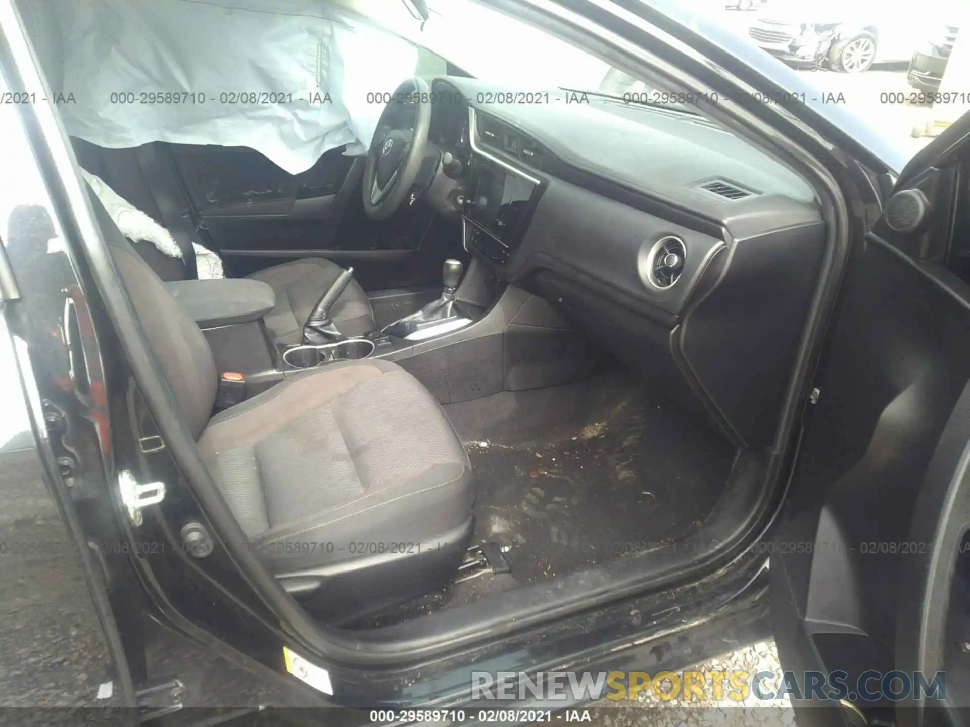 5 Photograph of a damaged car 5YFBURHE9KP919912 TOYOTA COROLLA 2019