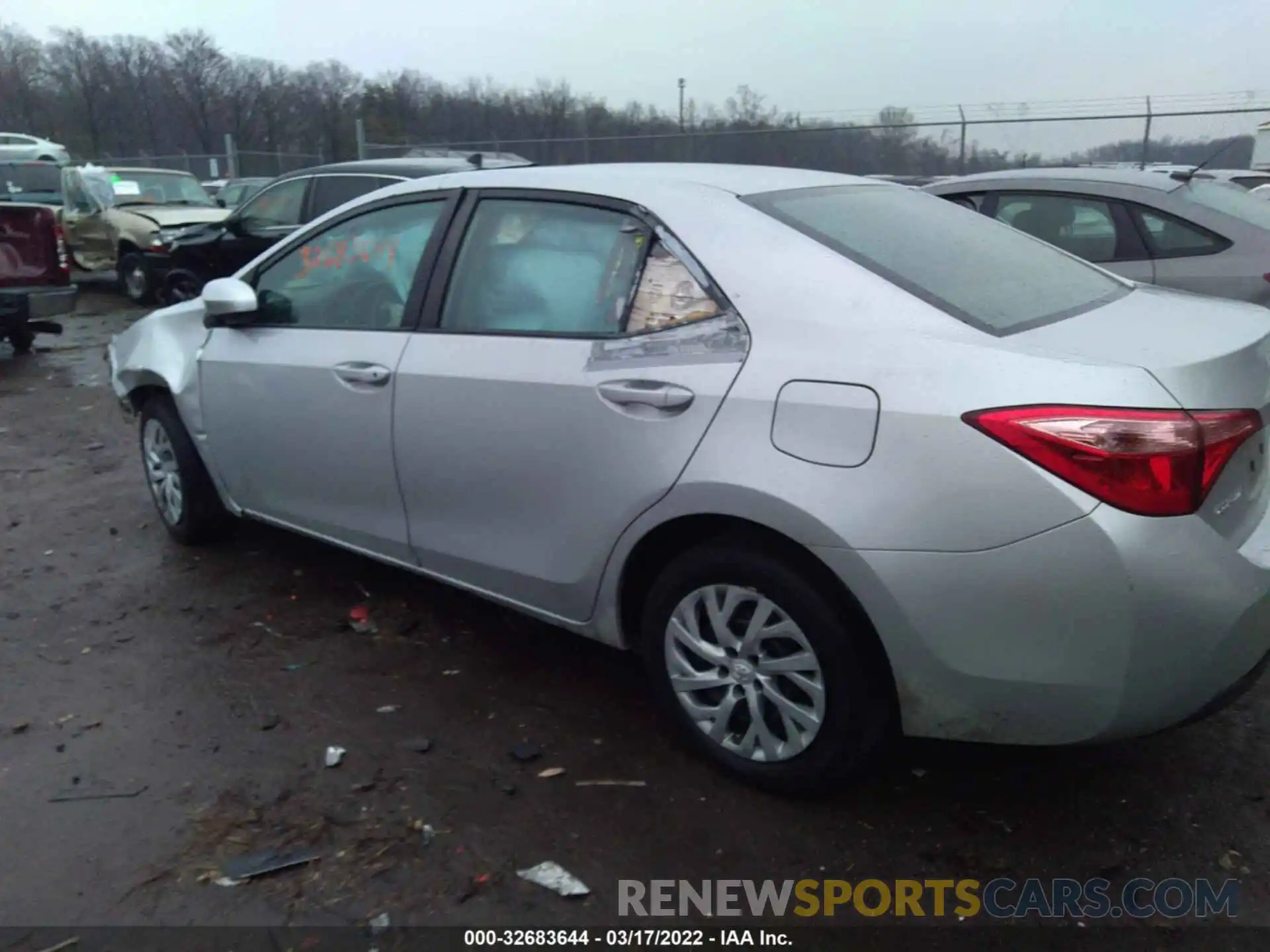 3 Photograph of a damaged car 5YFBURHE9KP920235 TOYOTA COROLLA 2019