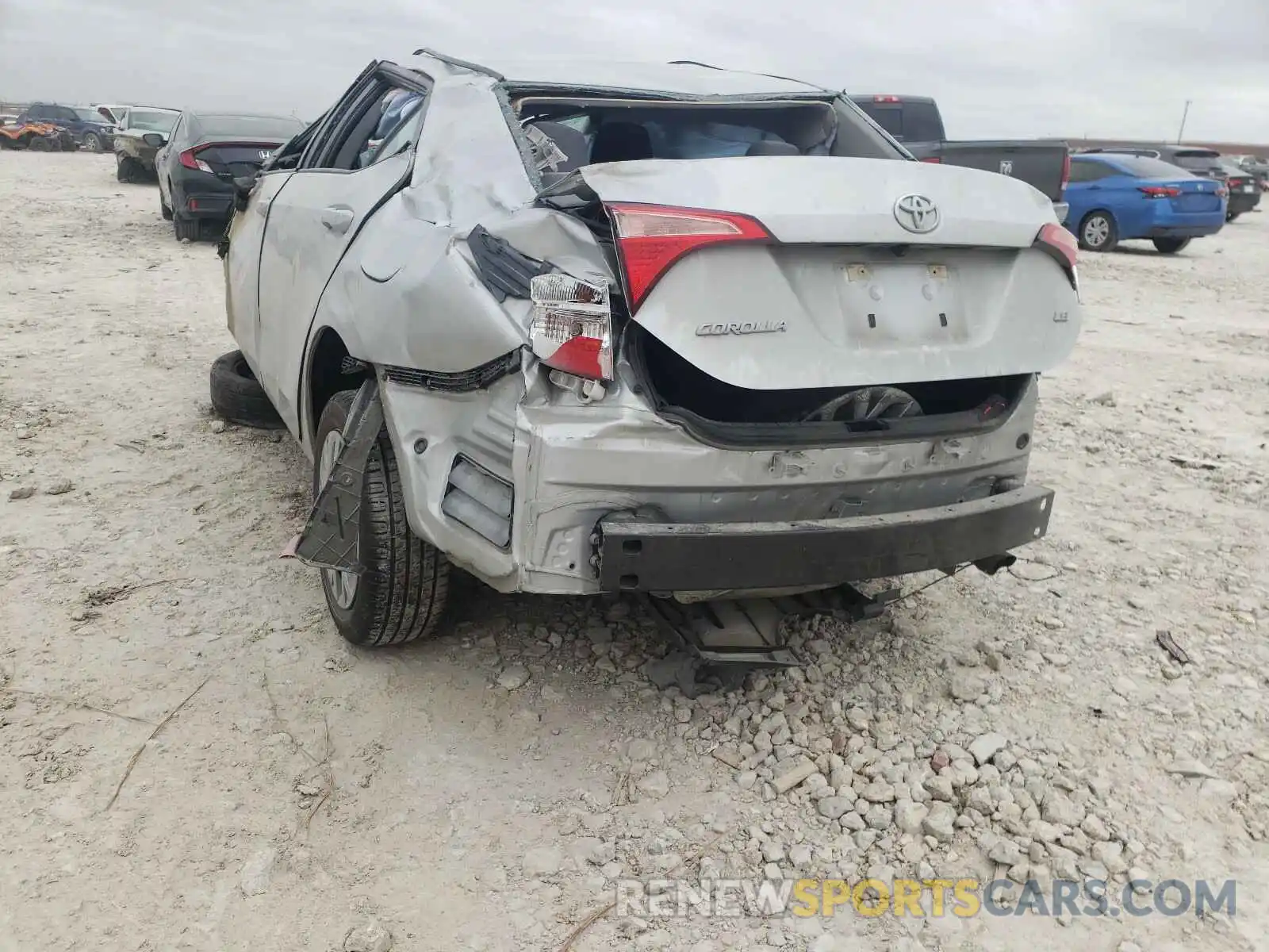 3 Photograph of a damaged car 5YFBURHE9KP920283 TOYOTA COROLLA 2019