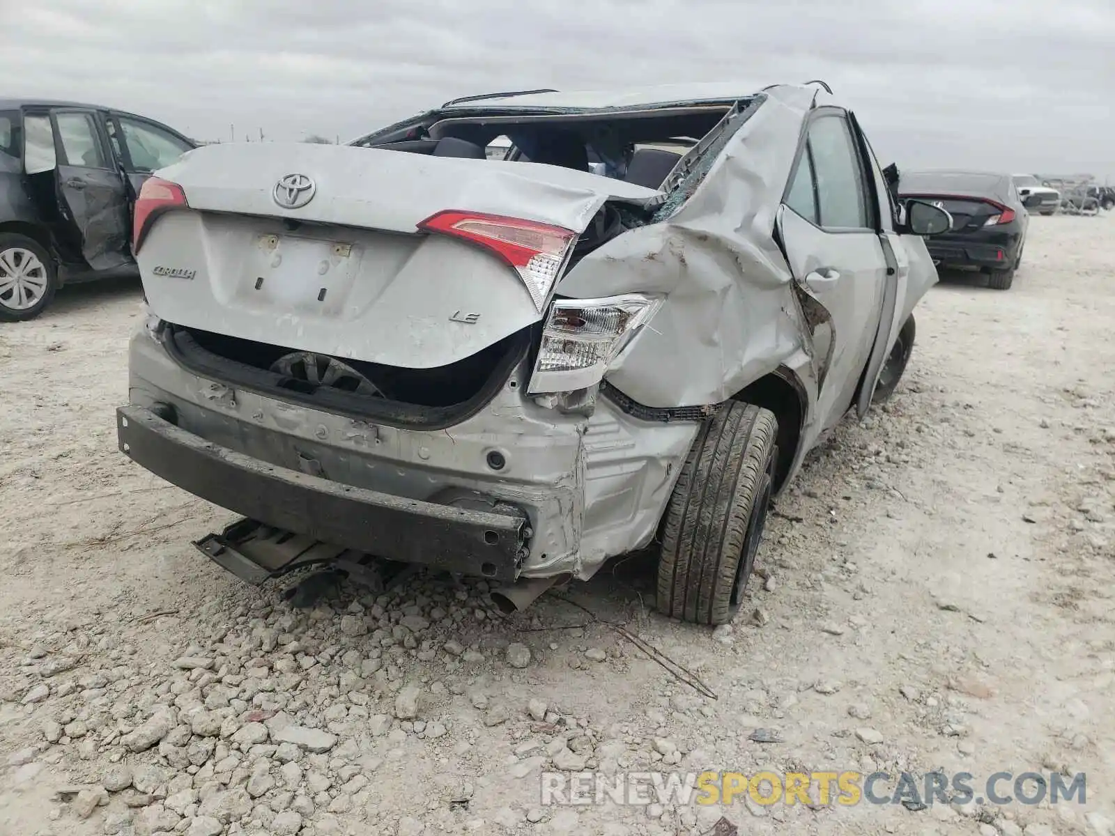 4 Photograph of a damaged car 5YFBURHE9KP920283 TOYOTA COROLLA 2019