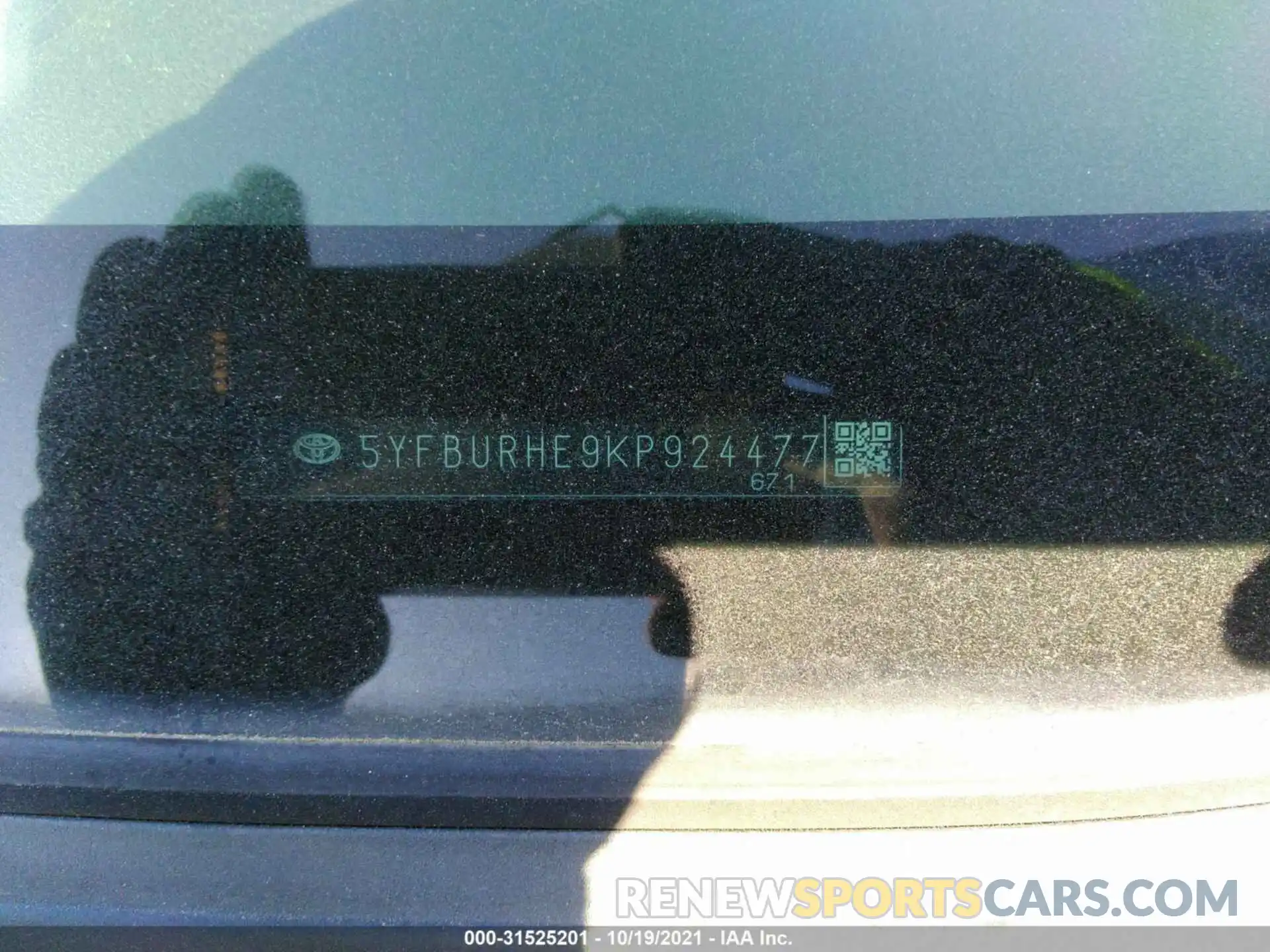 9 Photograph of a damaged car 5YFBURHE9KP924477 TOYOTA COROLLA 2019