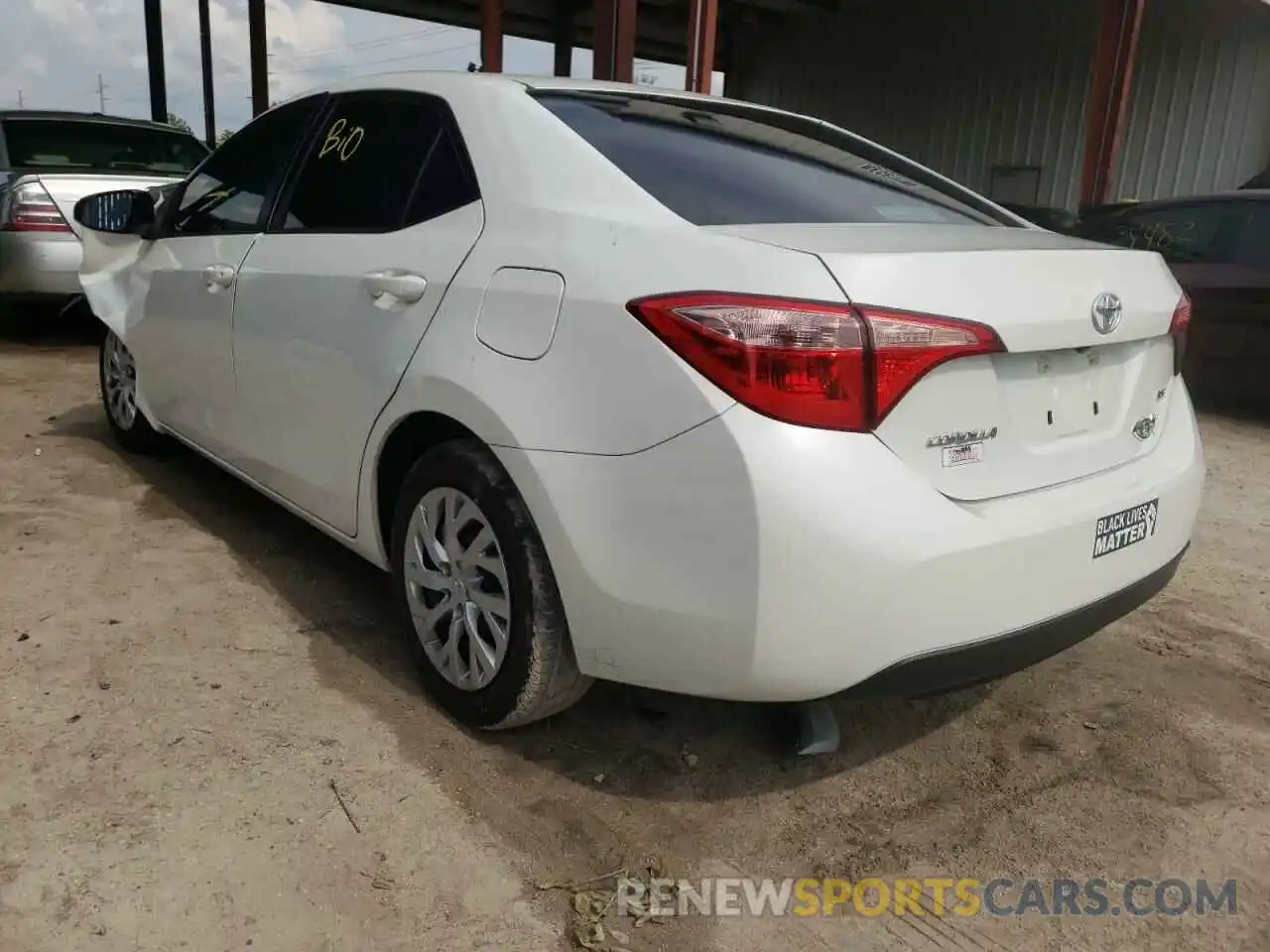 3 Фотография поврежденного автомобиля 5YFBURHE9KP924852 TOYOTA COROLLA 2019