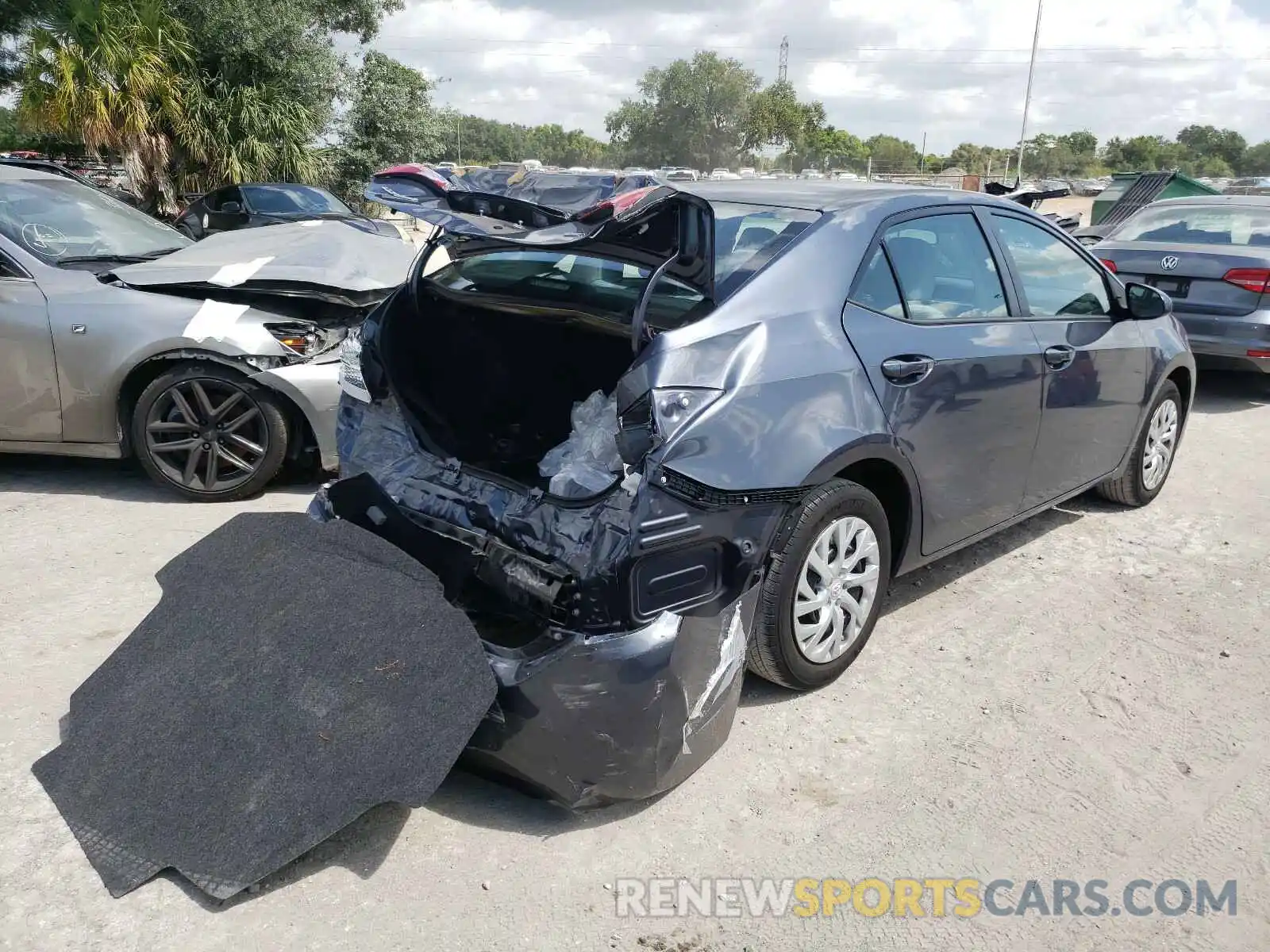 4 Photograph of a damaged car 5YFBURHE9KP925161 TOYOTA COROLLA 2019