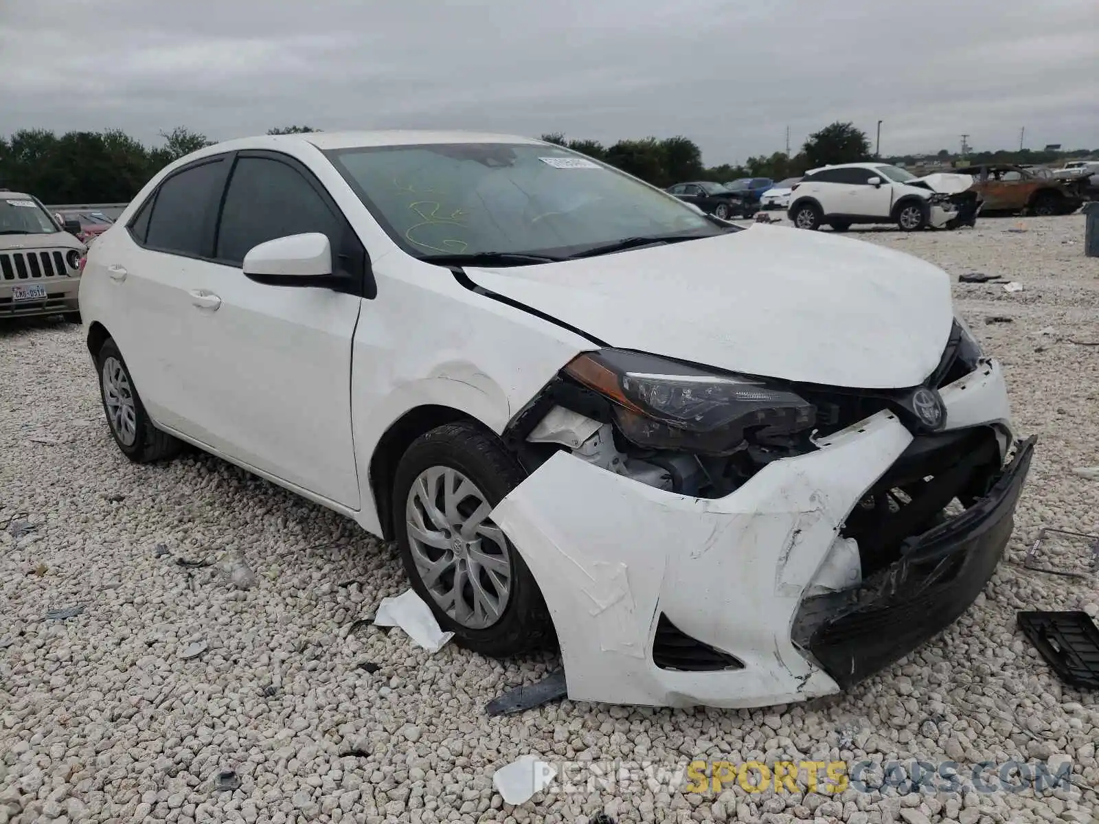 1 Photograph of a damaged car 5YFBURHE9KP925371 TOYOTA COROLLA 2019