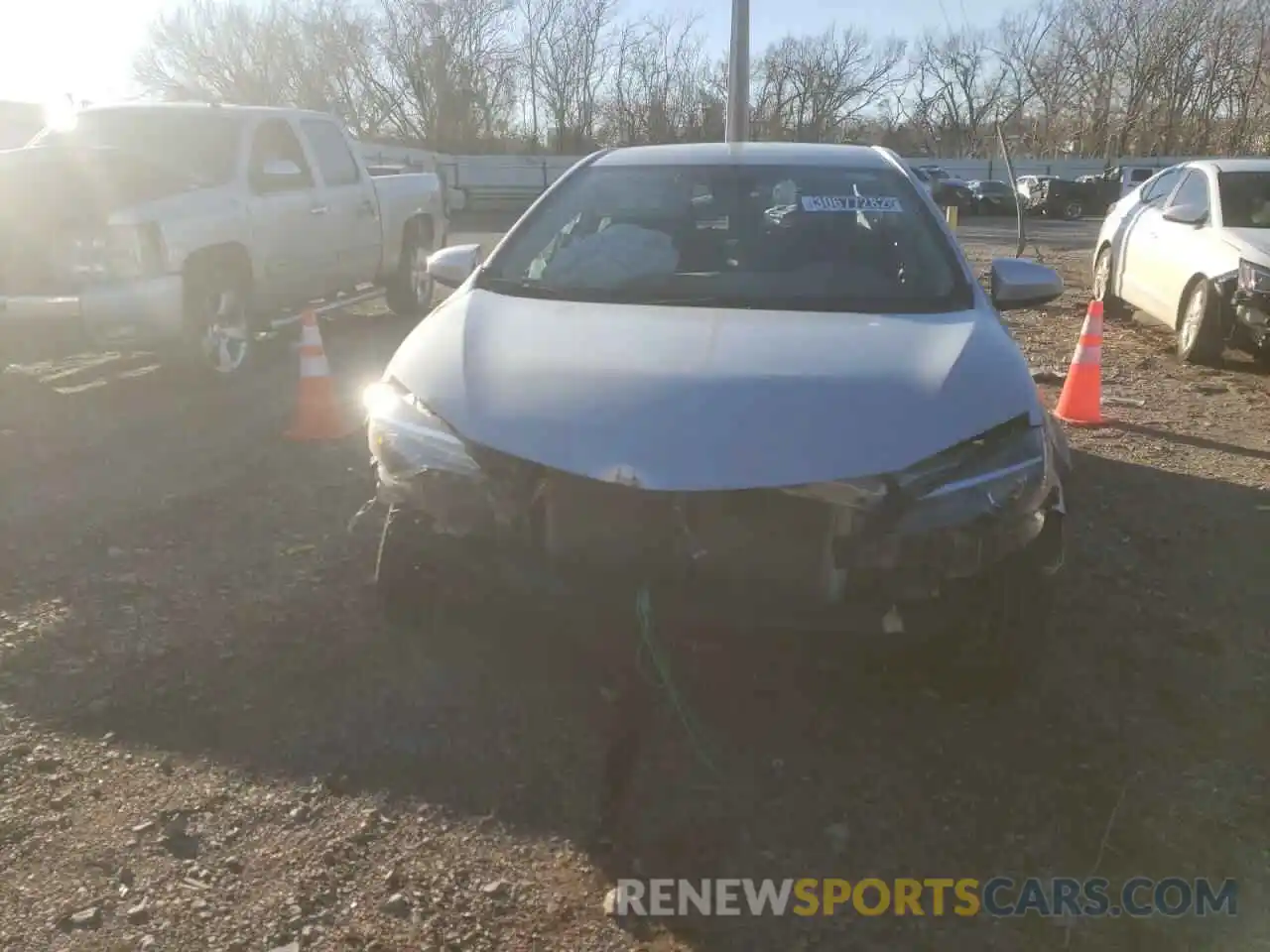 9 Photograph of a damaged car 5YFBURHE9KP927170 TOYOTA COROLLA 2019