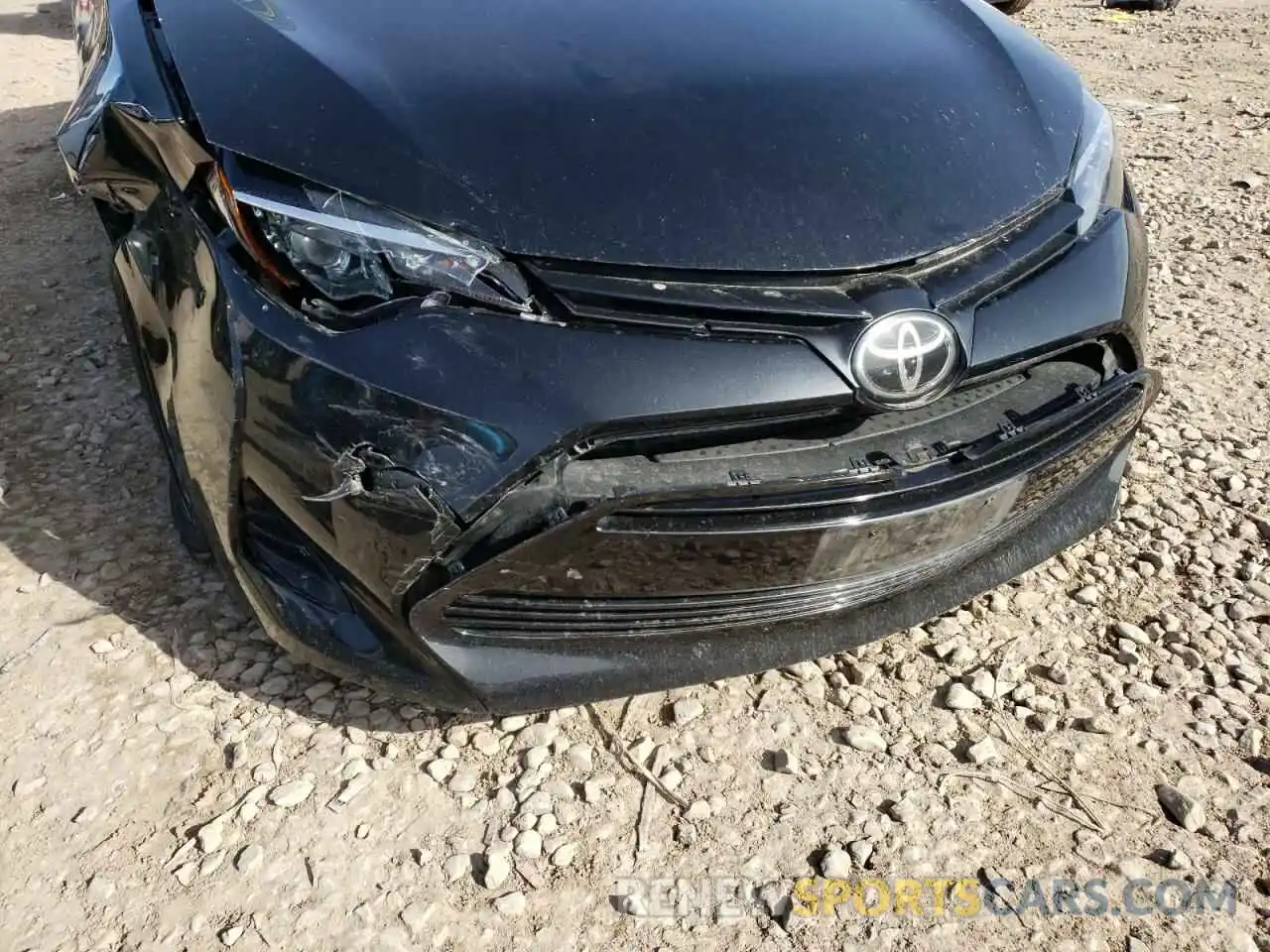 9 Photograph of a damaged car 5YFBURHE9KP927735 TOYOTA COROLLA 2019