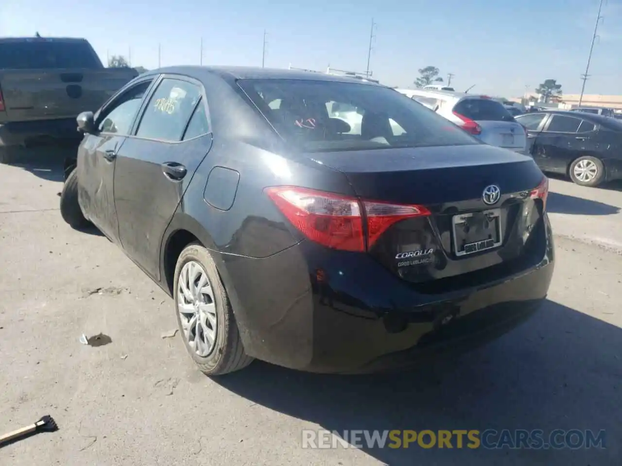 3 Photograph of a damaged car 5YFBURHE9KP931087 TOYOTA COROLLA 2019