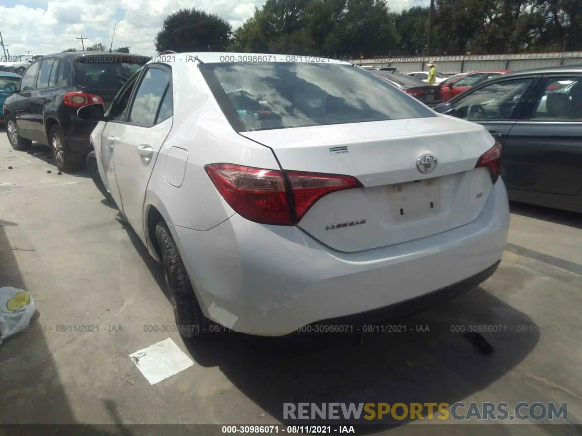 3 Photograph of a damaged car 5YFBURHE9KP931476 TOYOTA COROLLA 2019