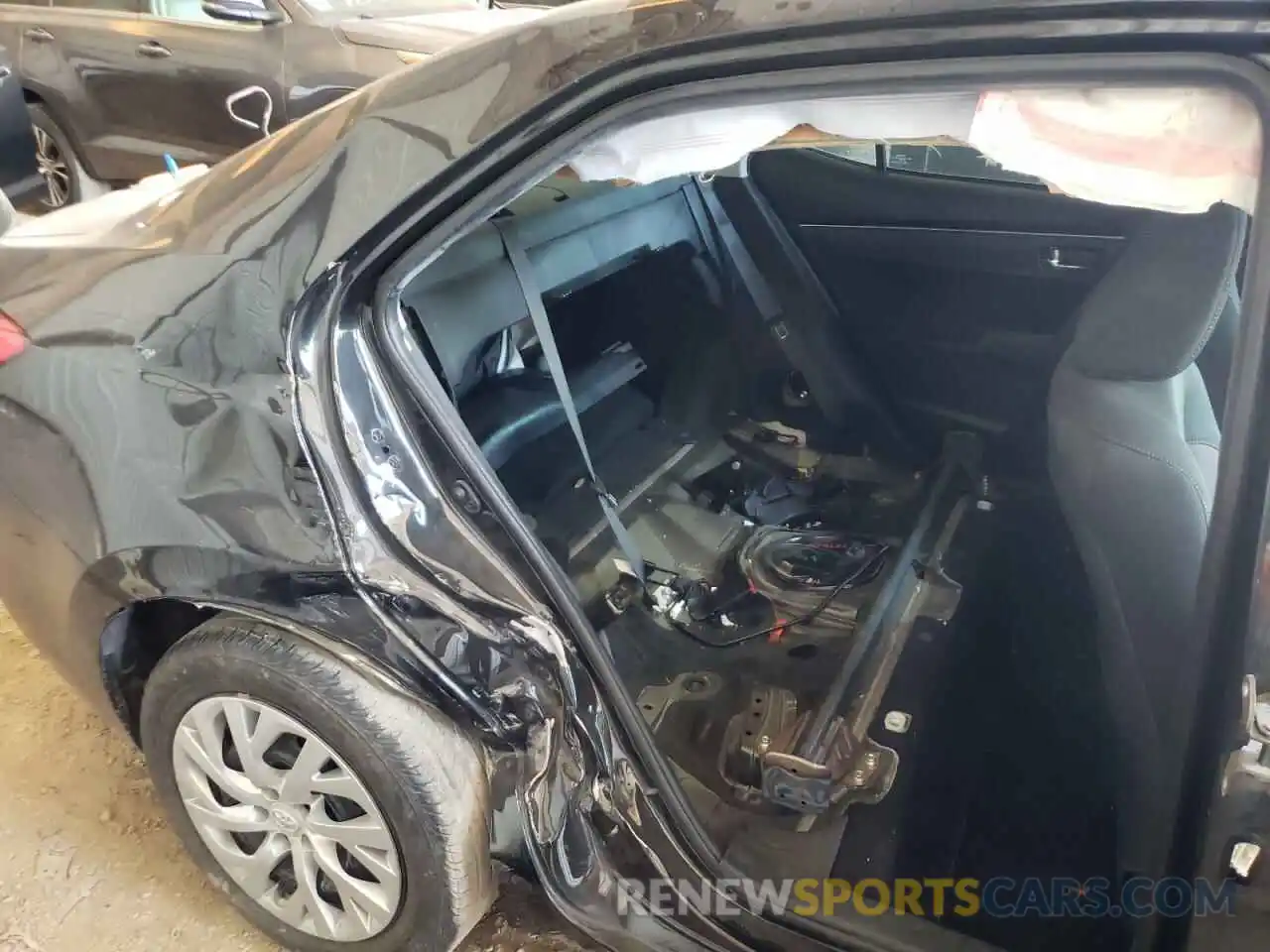 9 Photograph of a damaged car 5YFBURHE9KP931767 TOYOTA COROLLA 2019