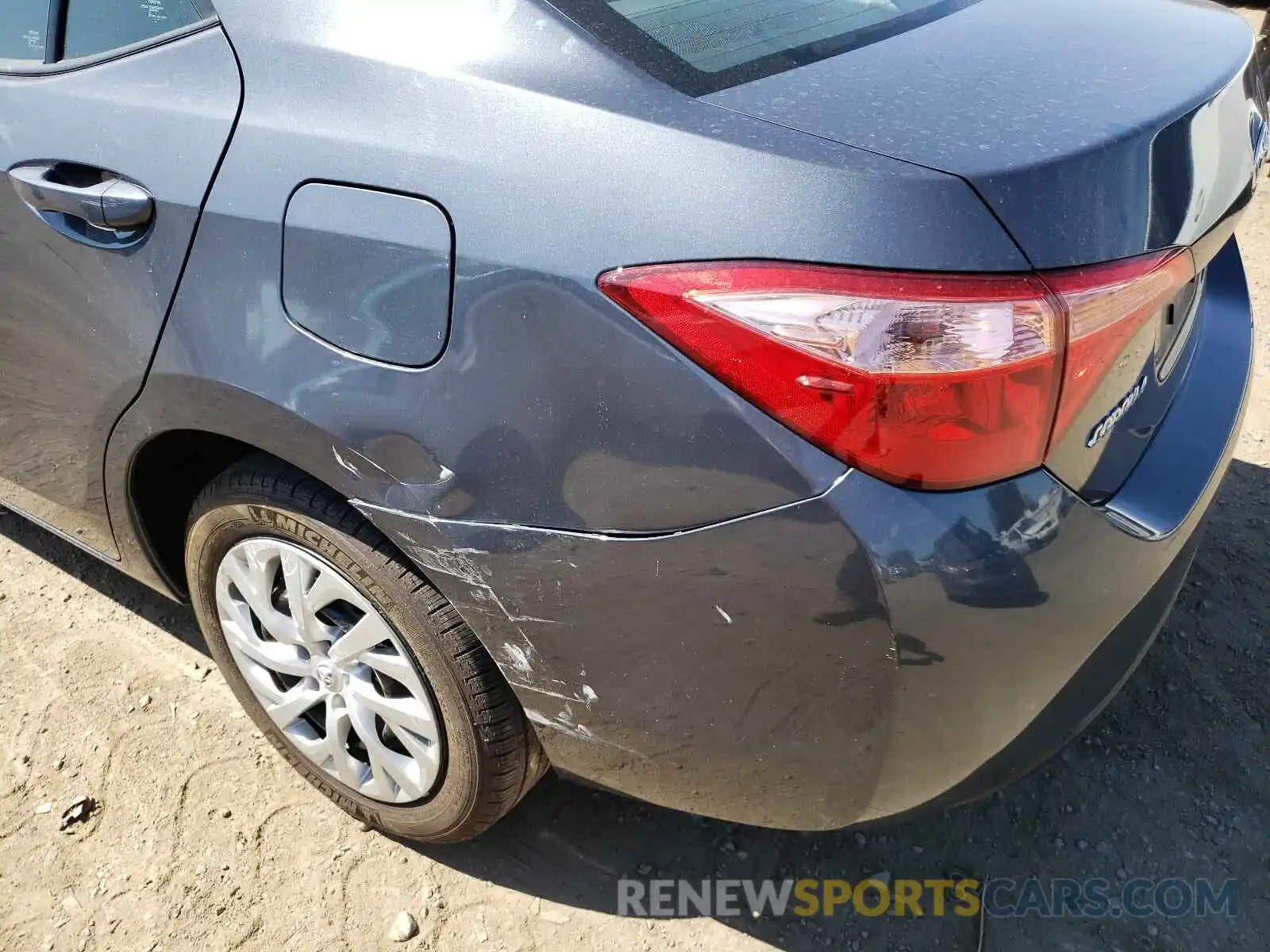 9 Photograph of a damaged car 5YFBURHE9KP932594 TOYOTA COROLLA 2019