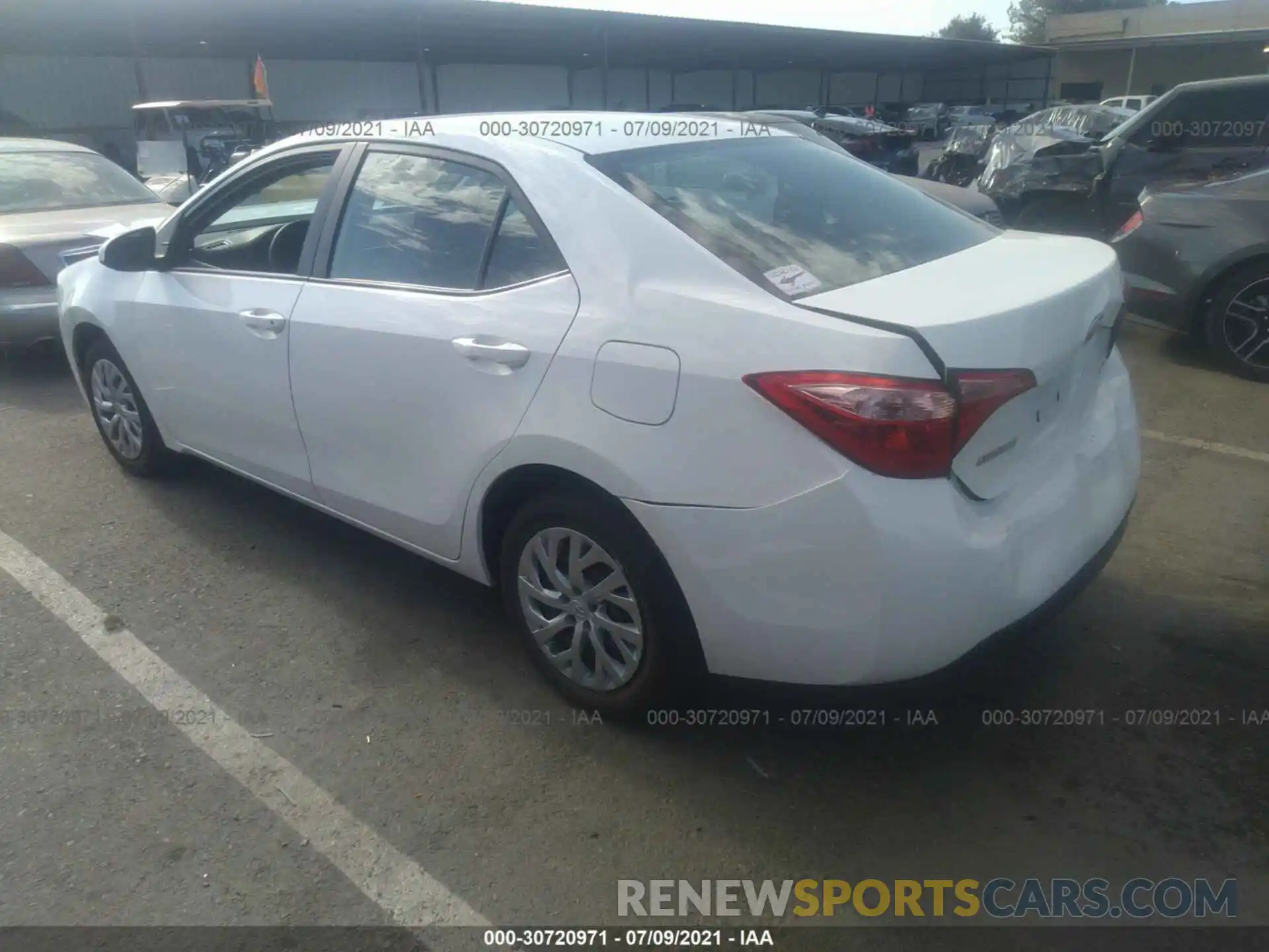 3 Photograph of a damaged car 5YFBURHE9KP932773 TOYOTA COROLLA 2019