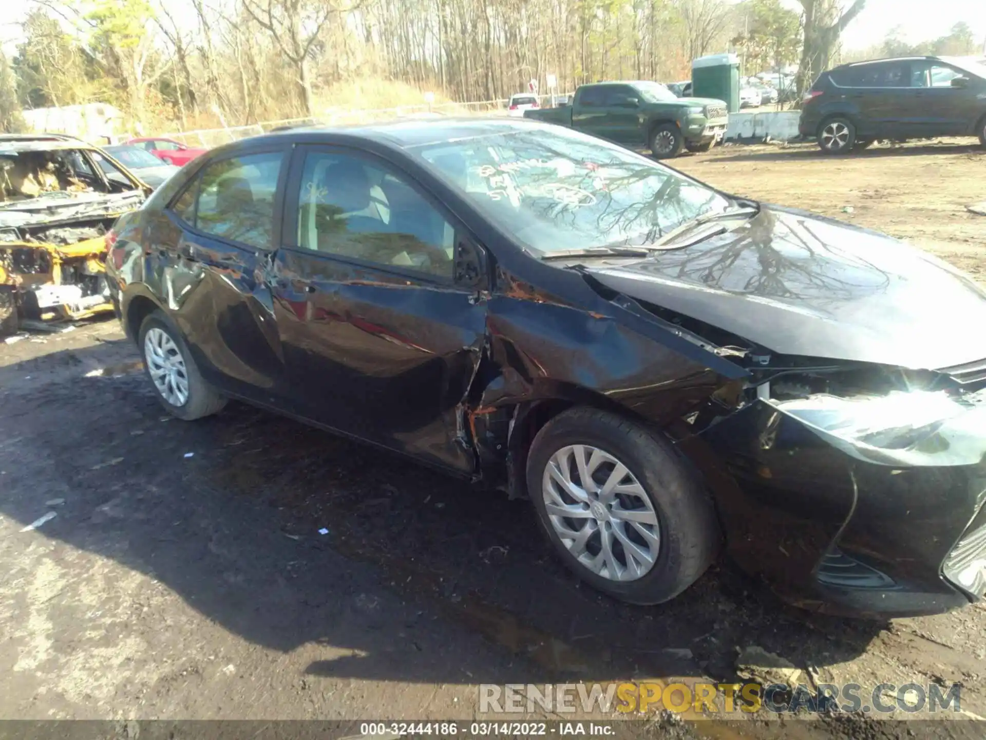 6 Photograph of a damaged car 5YFBURHE9KP933681 TOYOTA COROLLA 2019