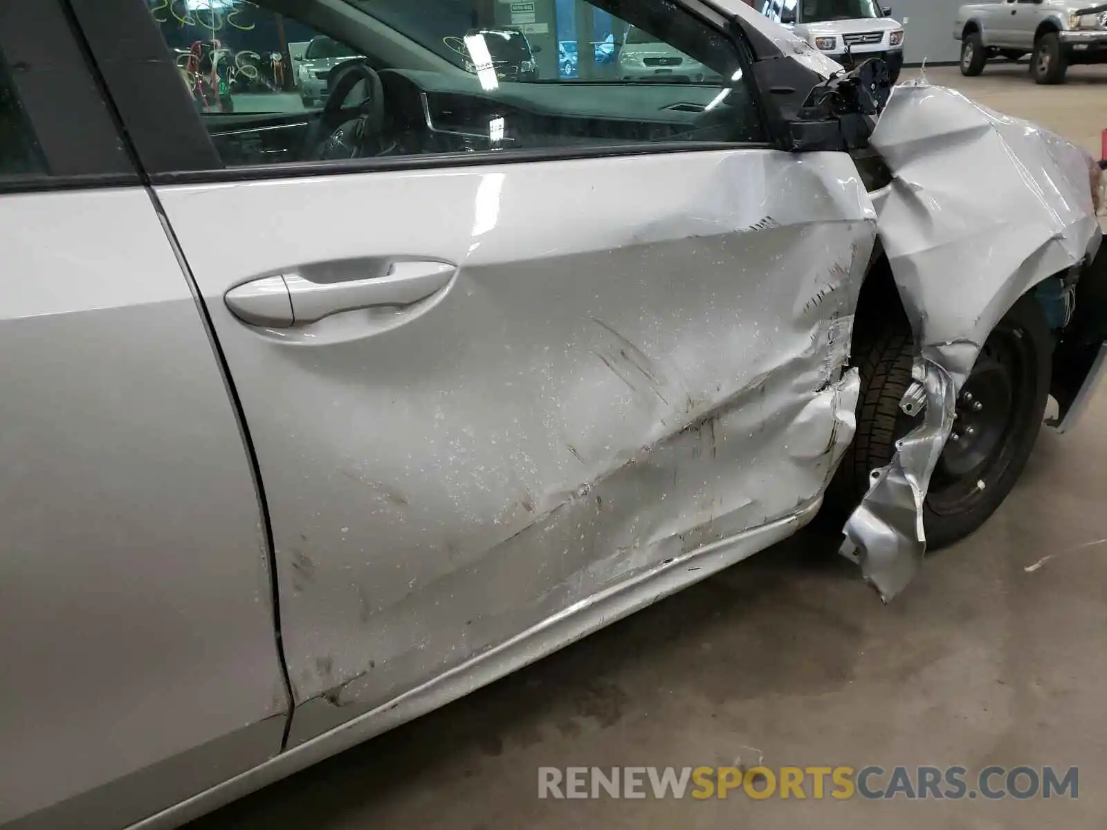 9 Photograph of a damaged car 5YFBURHE9KP934720 TOYOTA COROLLA 2019