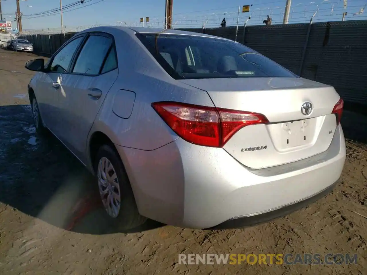 3 Photograph of a damaged car 5YFBURHE9KP935026 TOYOTA COROLLA 2019