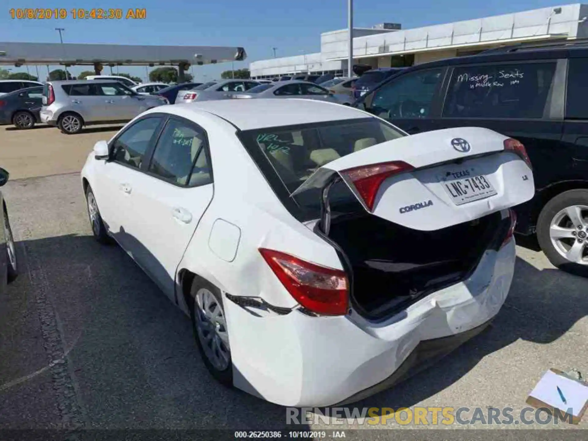 11 Photograph of a damaged car 5YFBURHE9KP935074 TOYOTA COROLLA 2019