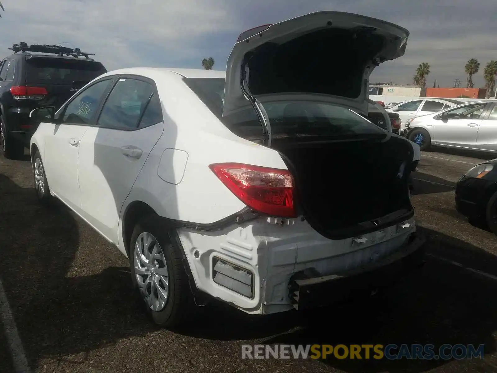 3 Photograph of a damaged car 5YFBURHE9KP935091 TOYOTA COROLLA 2019