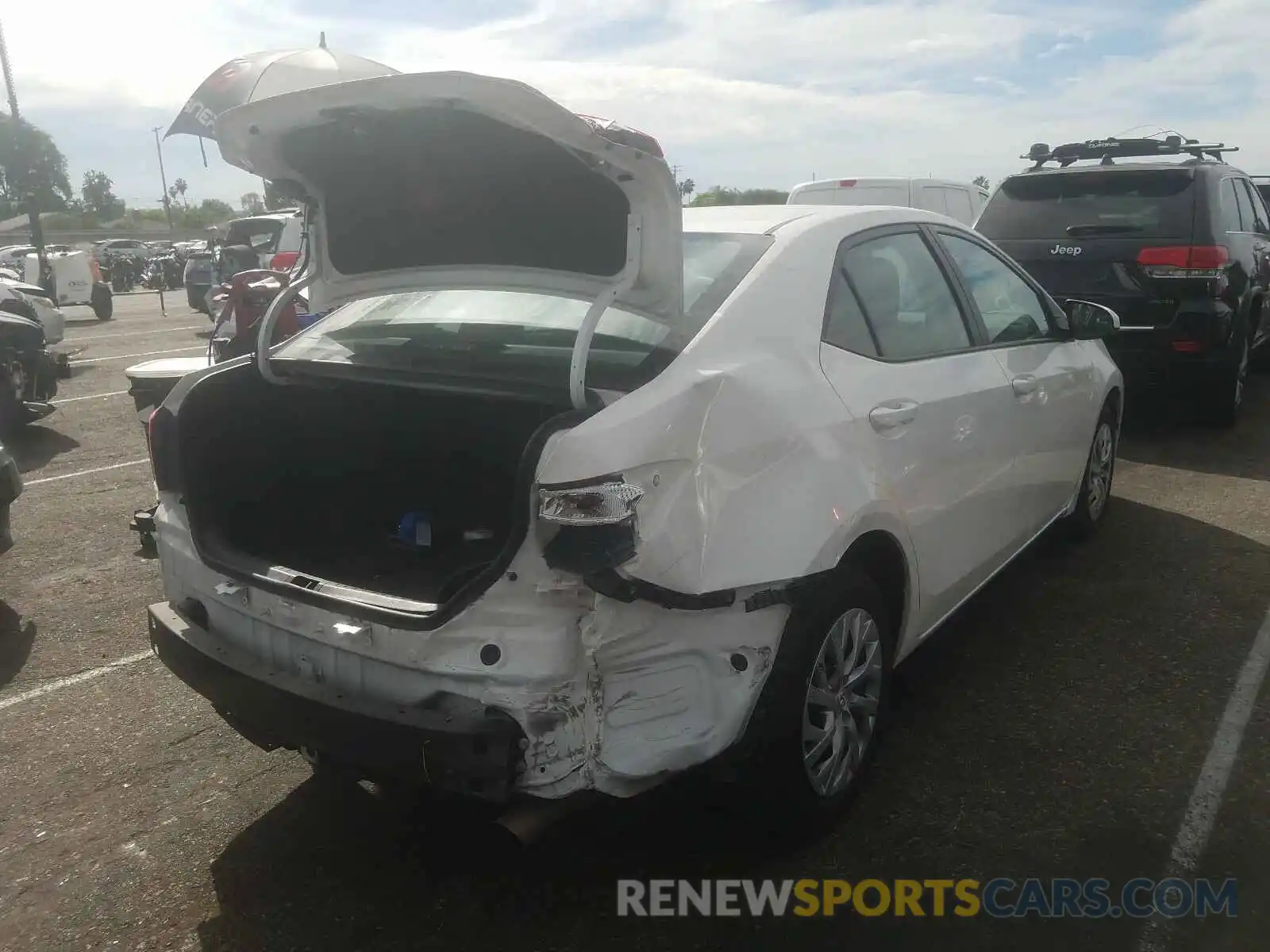 4 Photograph of a damaged car 5YFBURHE9KP935091 TOYOTA COROLLA 2019