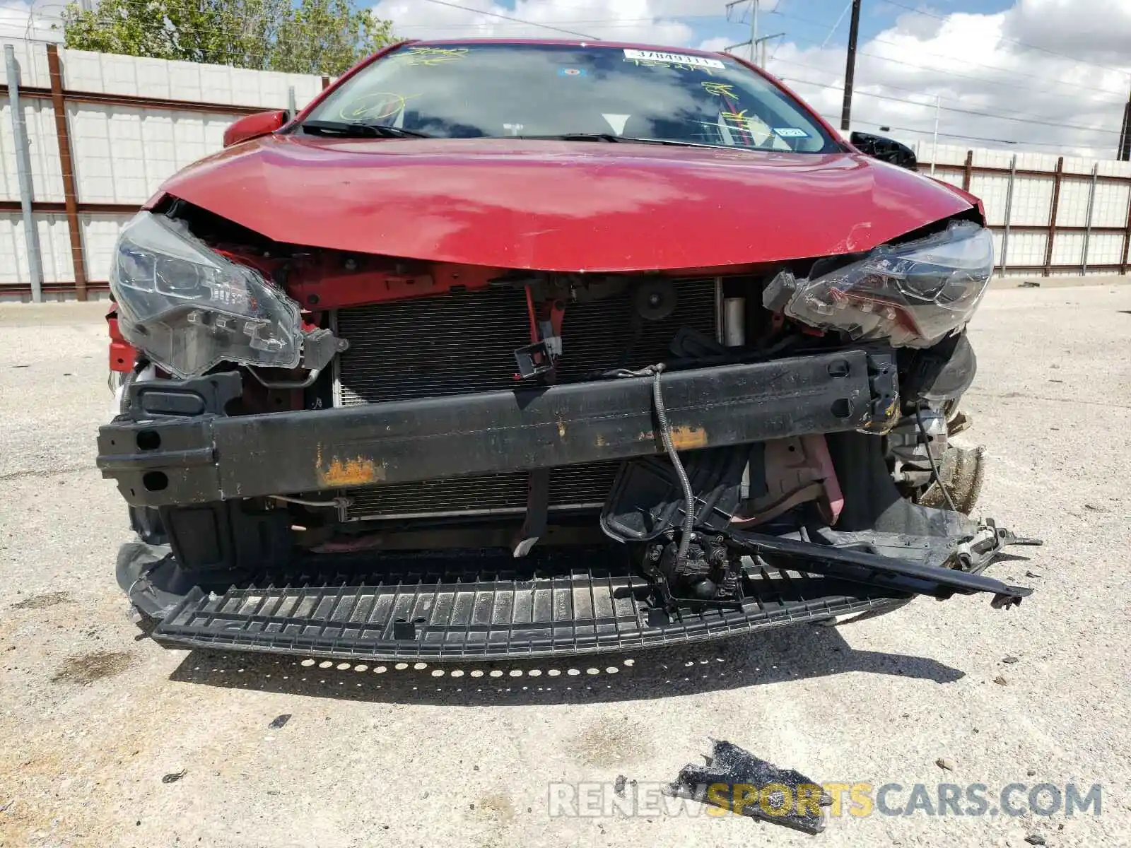 9 Photograph of a damaged car 5YFBURHE9KP935219 TOYOTA COROLLA 2019