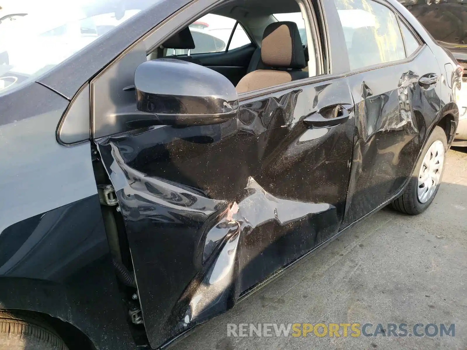 9 Photograph of a damaged car 5YFBURHE9KP935530 TOYOTA COROLLA 2019