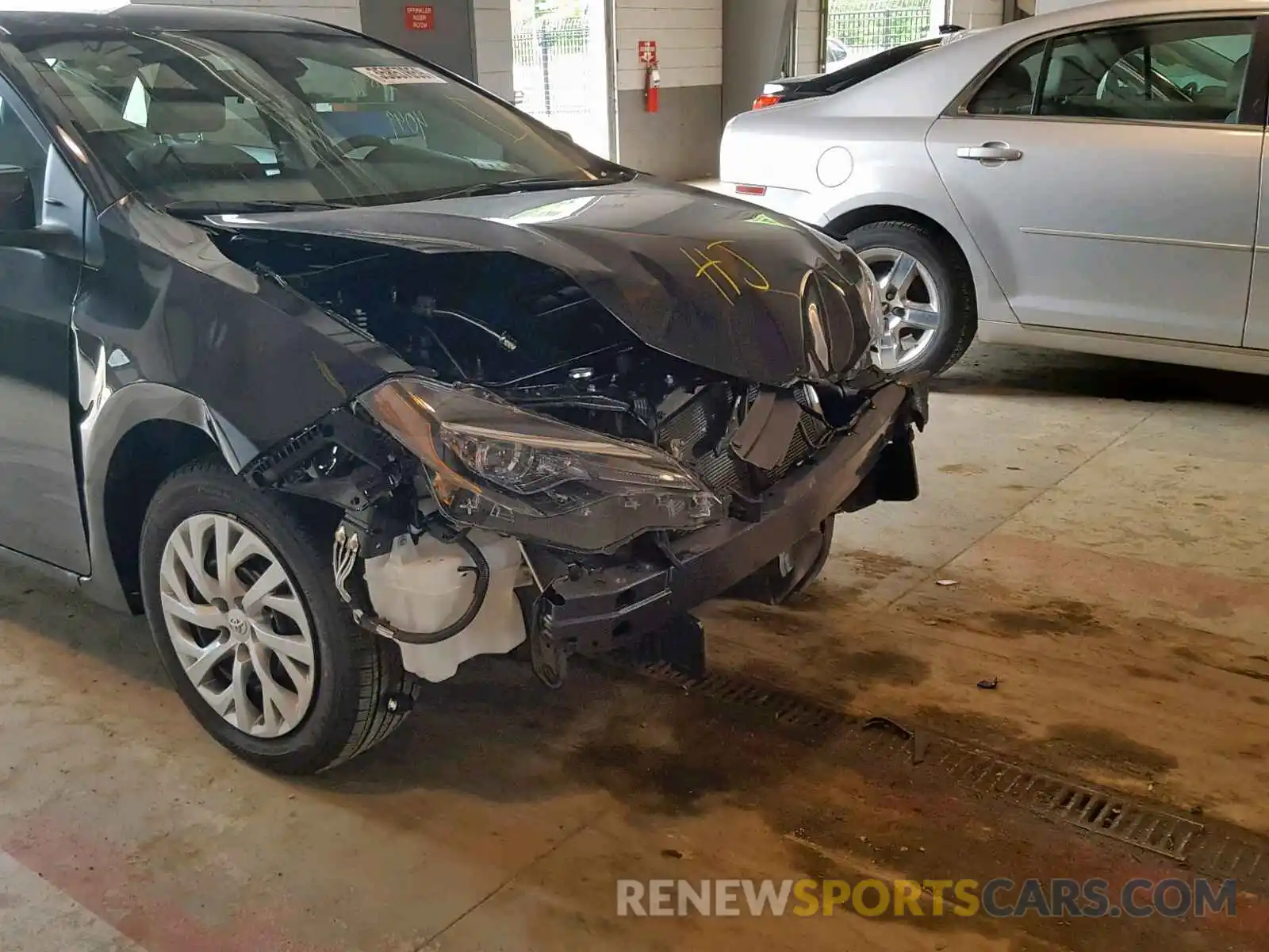 9 Photograph of a damaged car 5YFBURHE9KP935690 TOYOTA COROLLA 2019