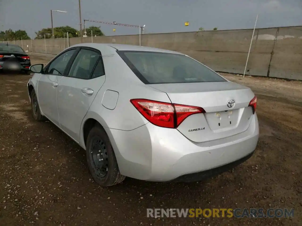 3 Photograph of a damaged car 5YFBURHE9KP936211 TOYOTA COROLLA 2019