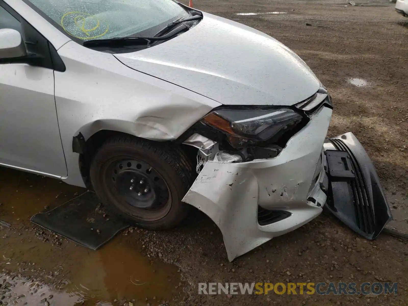 9 Photograph of a damaged car 5YFBURHE9KP936211 TOYOTA COROLLA 2019