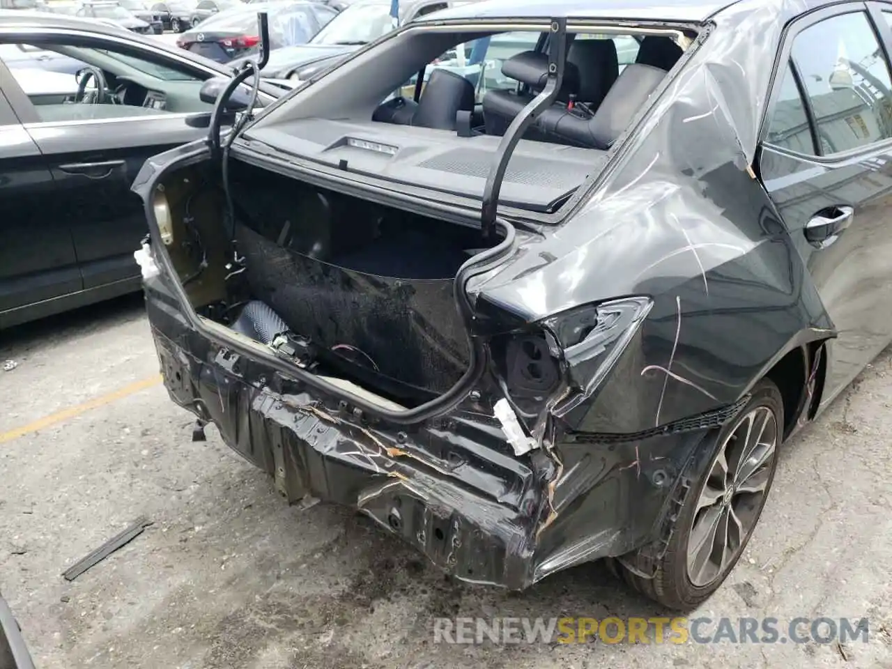 9 Photograph of a damaged car 5YFBURHE9KP936600 TOYOTA COROLLA 2019