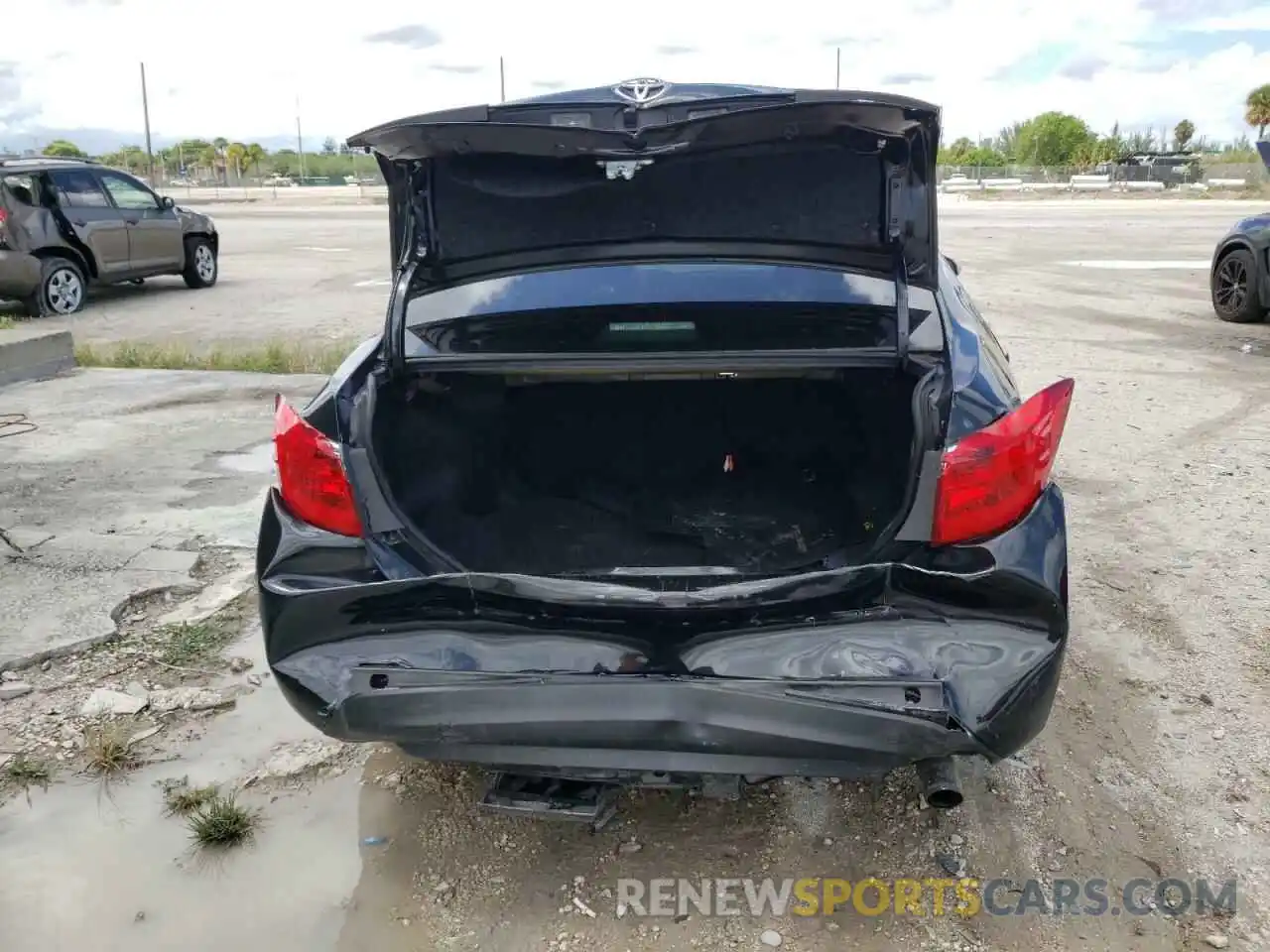 9 Photograph of a damaged car 5YFBURHE9KP937472 TOYOTA COROLLA 2019