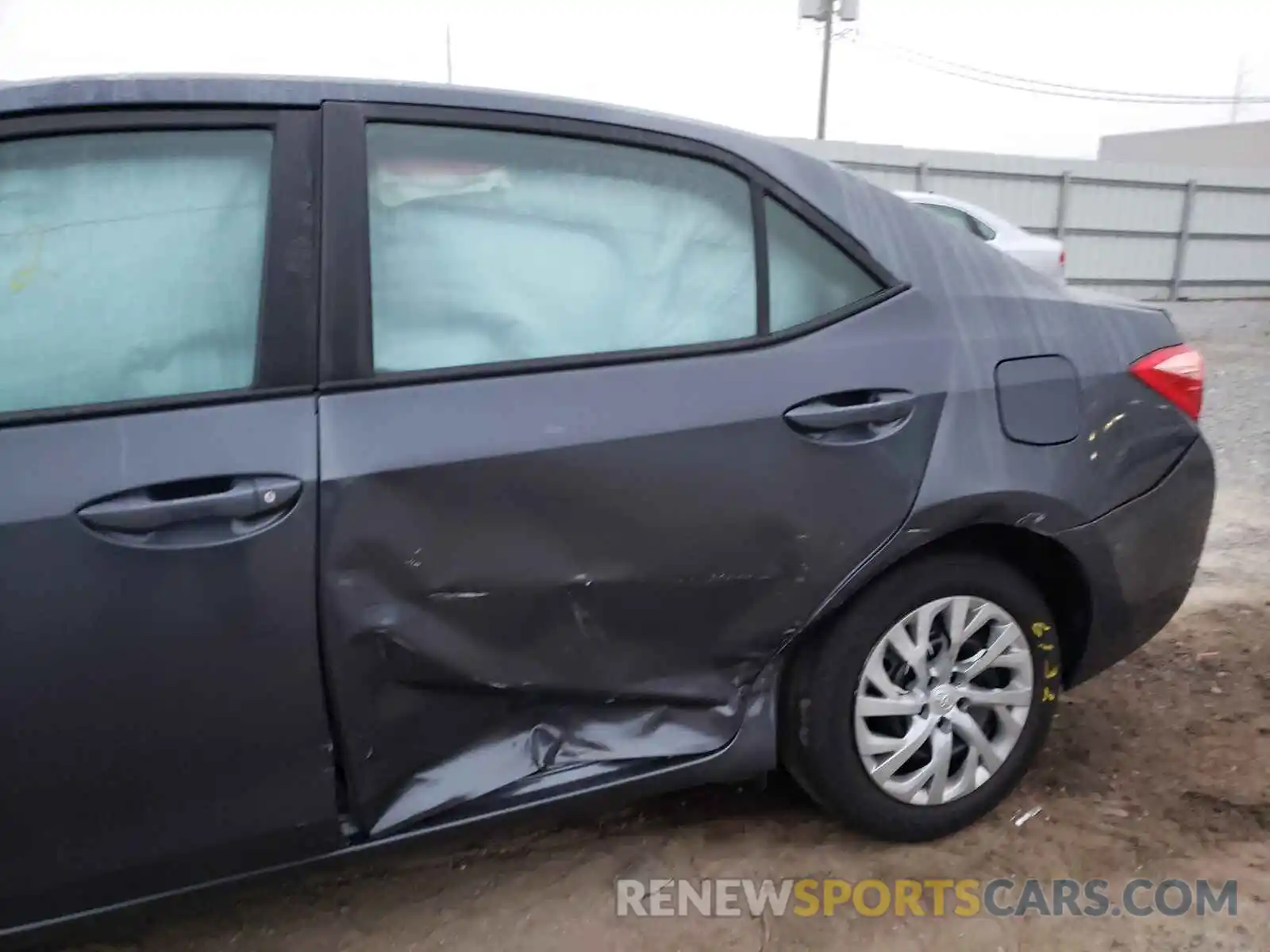 9 Photograph of a damaged car 5YFBURHE9KP937634 TOYOTA COROLLA 2019