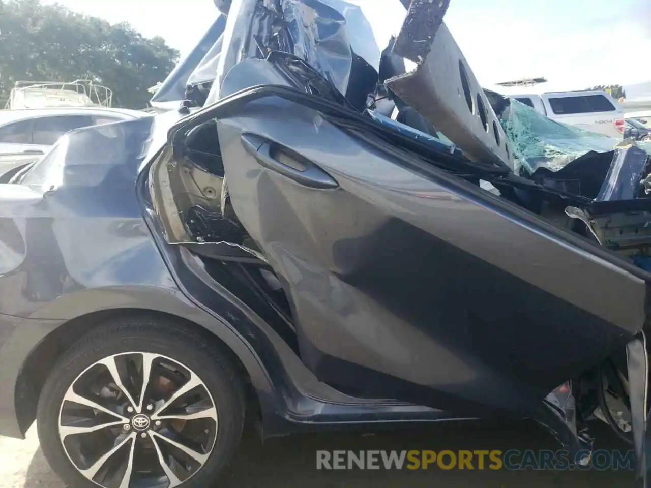 6 Photograph of a damaged car 5YFBURHE9KP937911 TOYOTA COROLLA 2019