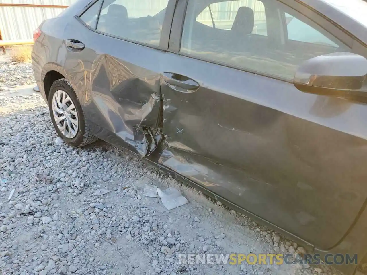 9 Photograph of a damaged car 5YFBURHE9KP939545 TOYOTA COROLLA 2019