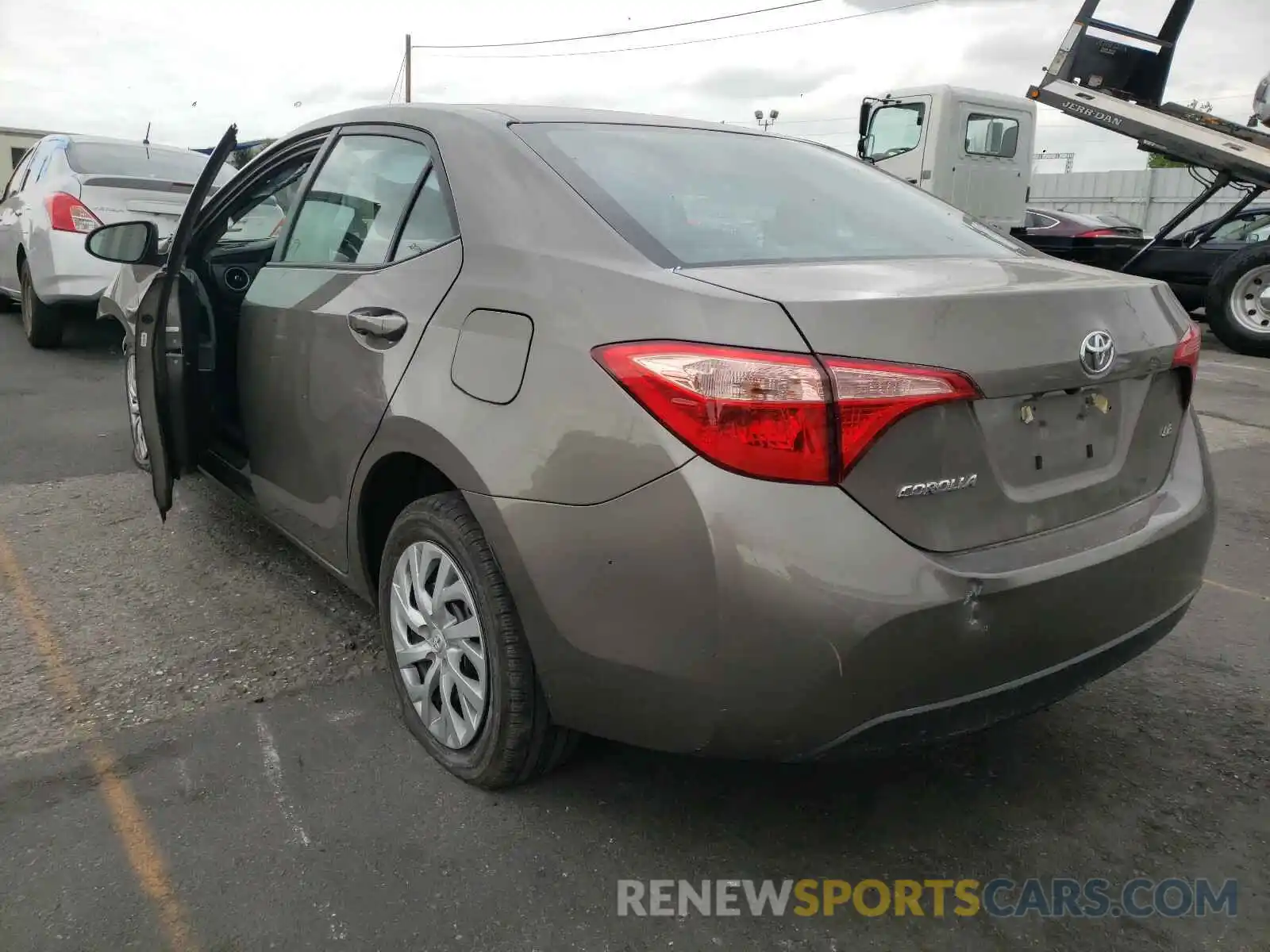 3 Photograph of a damaged car 5YFBURHE9KP939674 TOYOTA COROLLA 2019