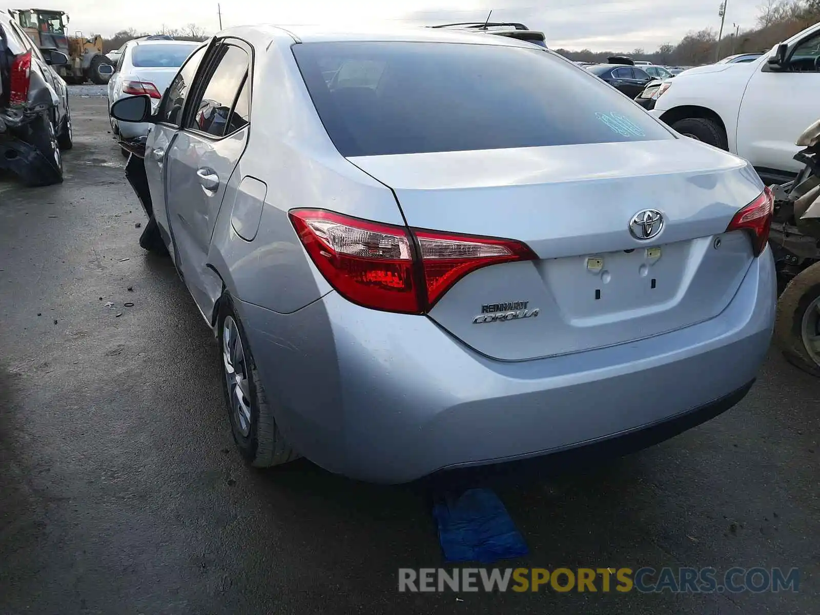 3 Photograph of a damaged car 5YFBURHE9KP939898 TOYOTA COROLLA 2019