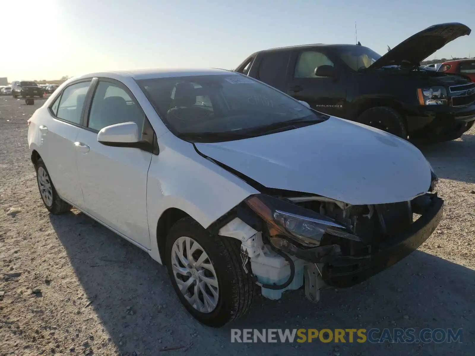 1 Photograph of a damaged car 5YFBURHE9KP940128 TOYOTA COROLLA 2019