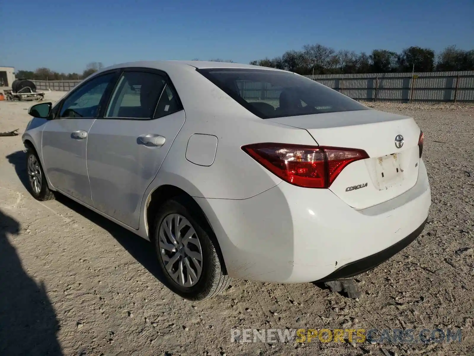 3 Photograph of a damaged car 5YFBURHE9KP940128 TOYOTA COROLLA 2019