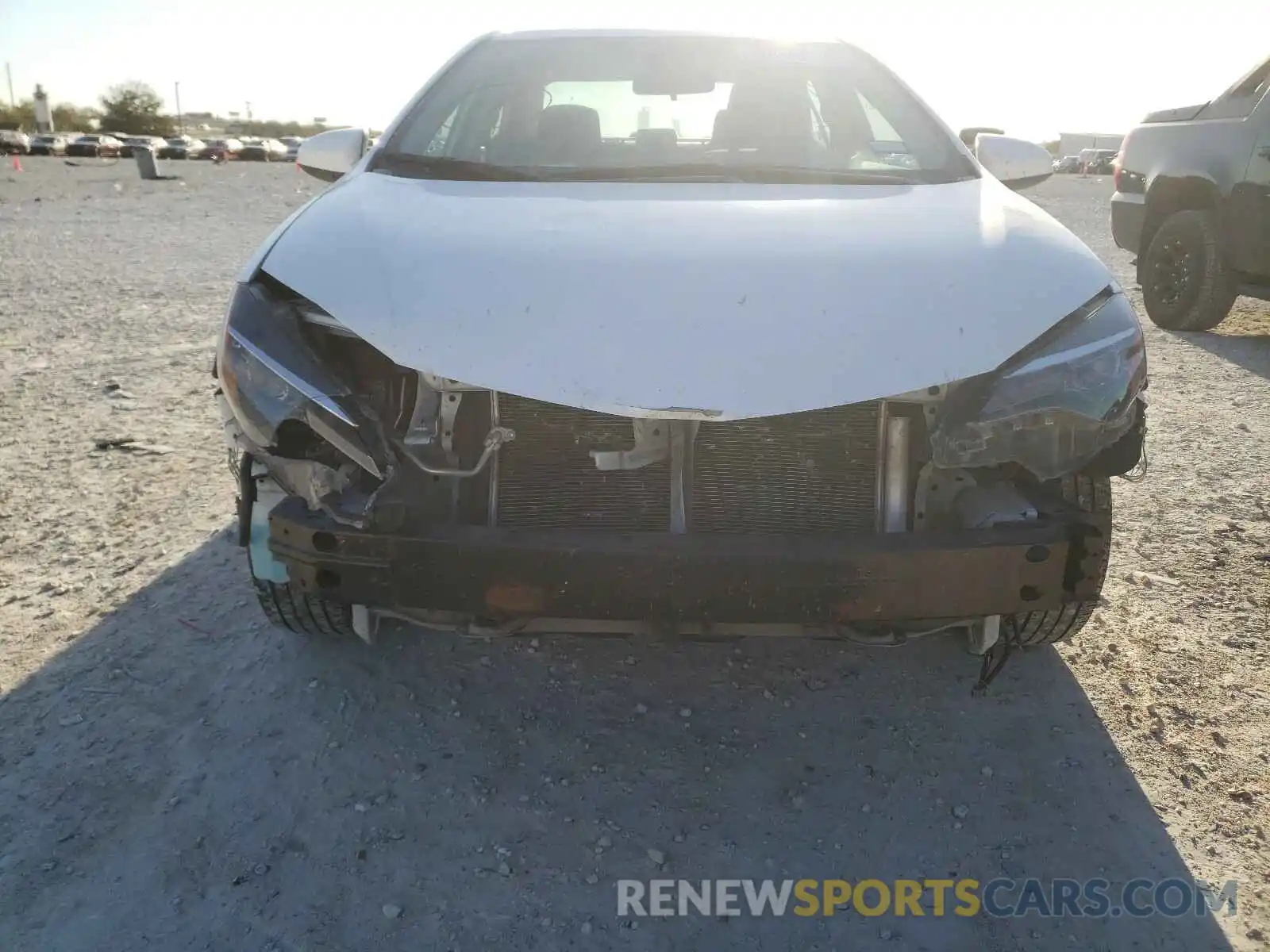 9 Photograph of a damaged car 5YFBURHE9KP940128 TOYOTA COROLLA 2019