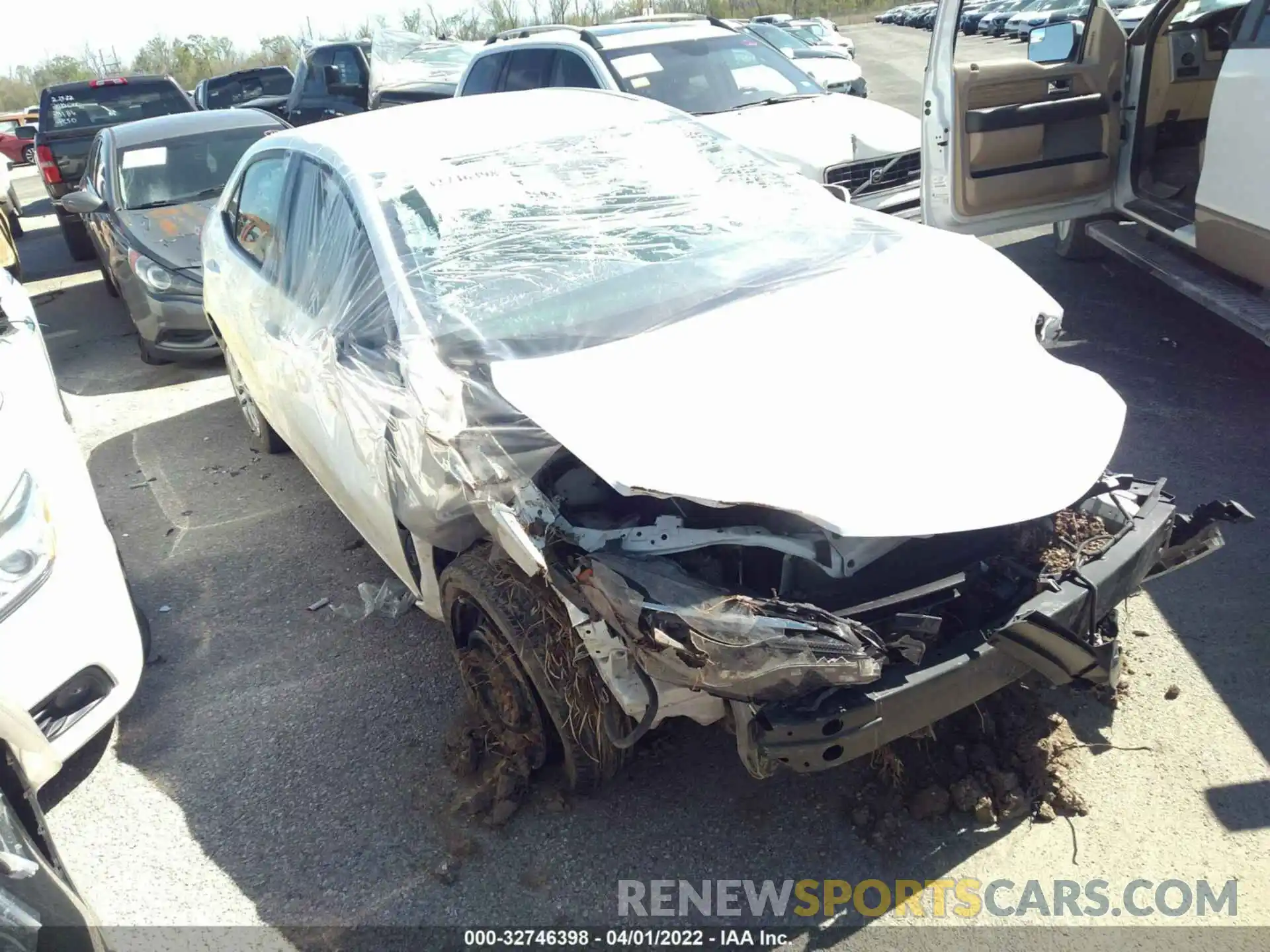 1 Photograph of a damaged car 5YFBURHE9KP940257 TOYOTA COROLLA 2019