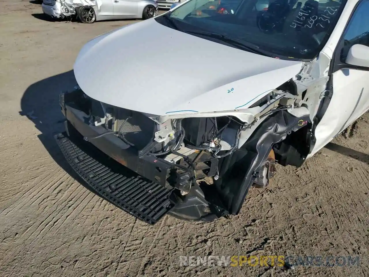 9 Photograph of a damaged car 5YFBURHE9KP940369 TOYOTA COROLLA 2019