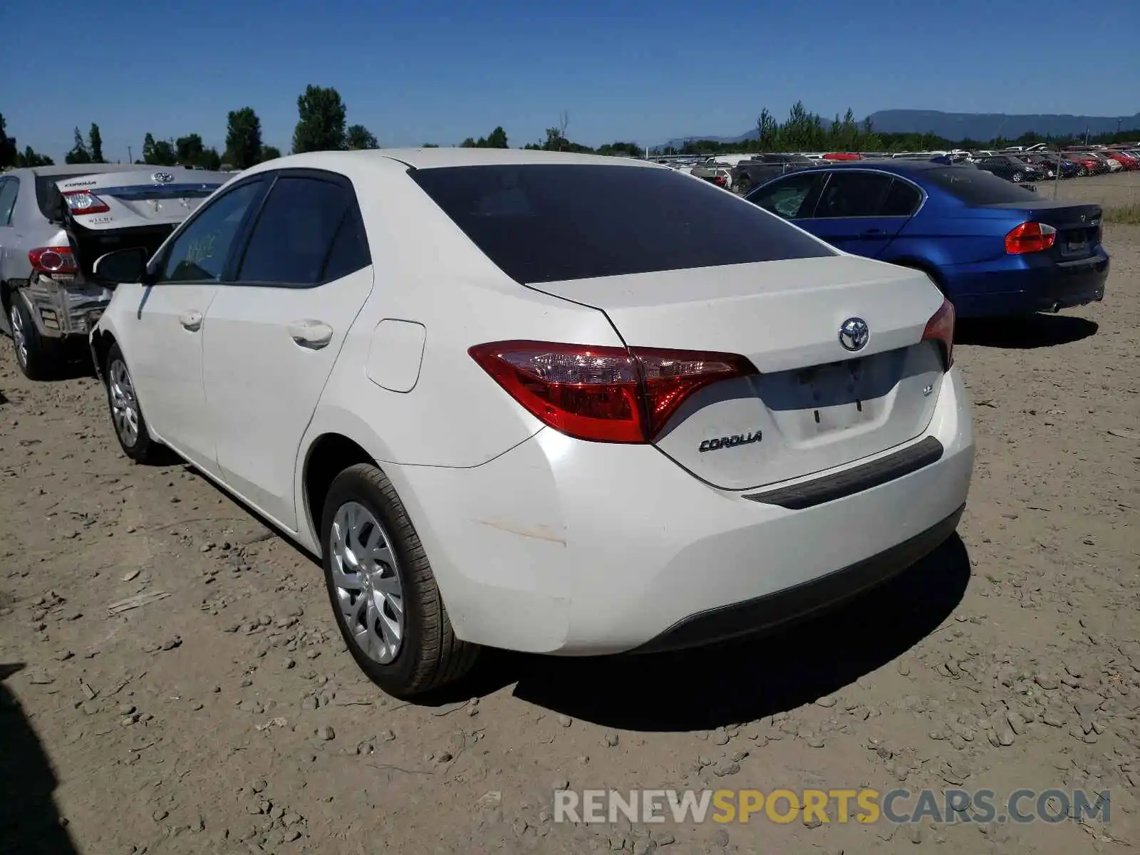 3 Photograph of a damaged car 5YFBURHE9KP940680 TOYOTA COROLLA 2019