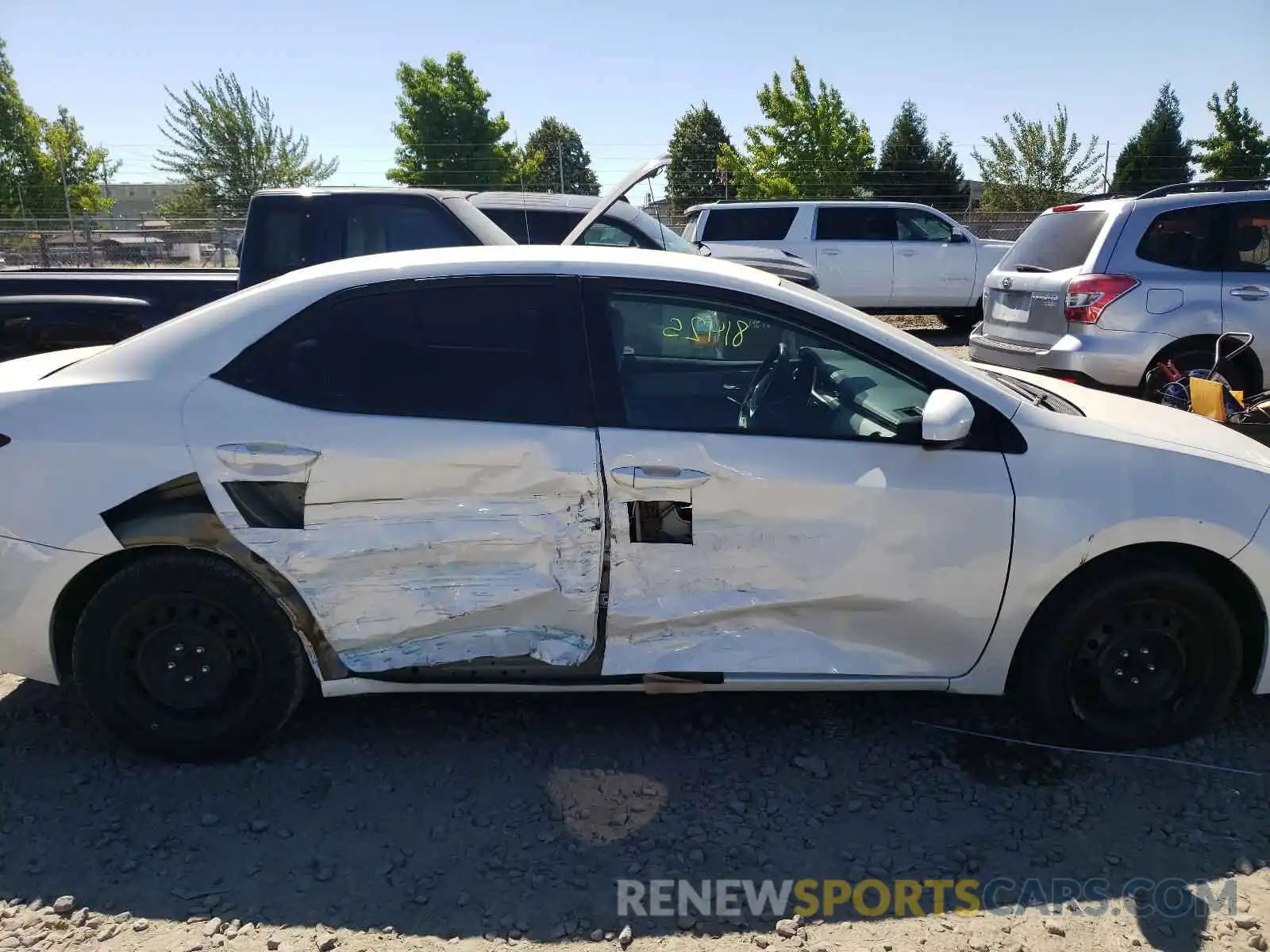 9 Photograph of a damaged car 5YFBURHE9KP940680 TOYOTA COROLLA 2019