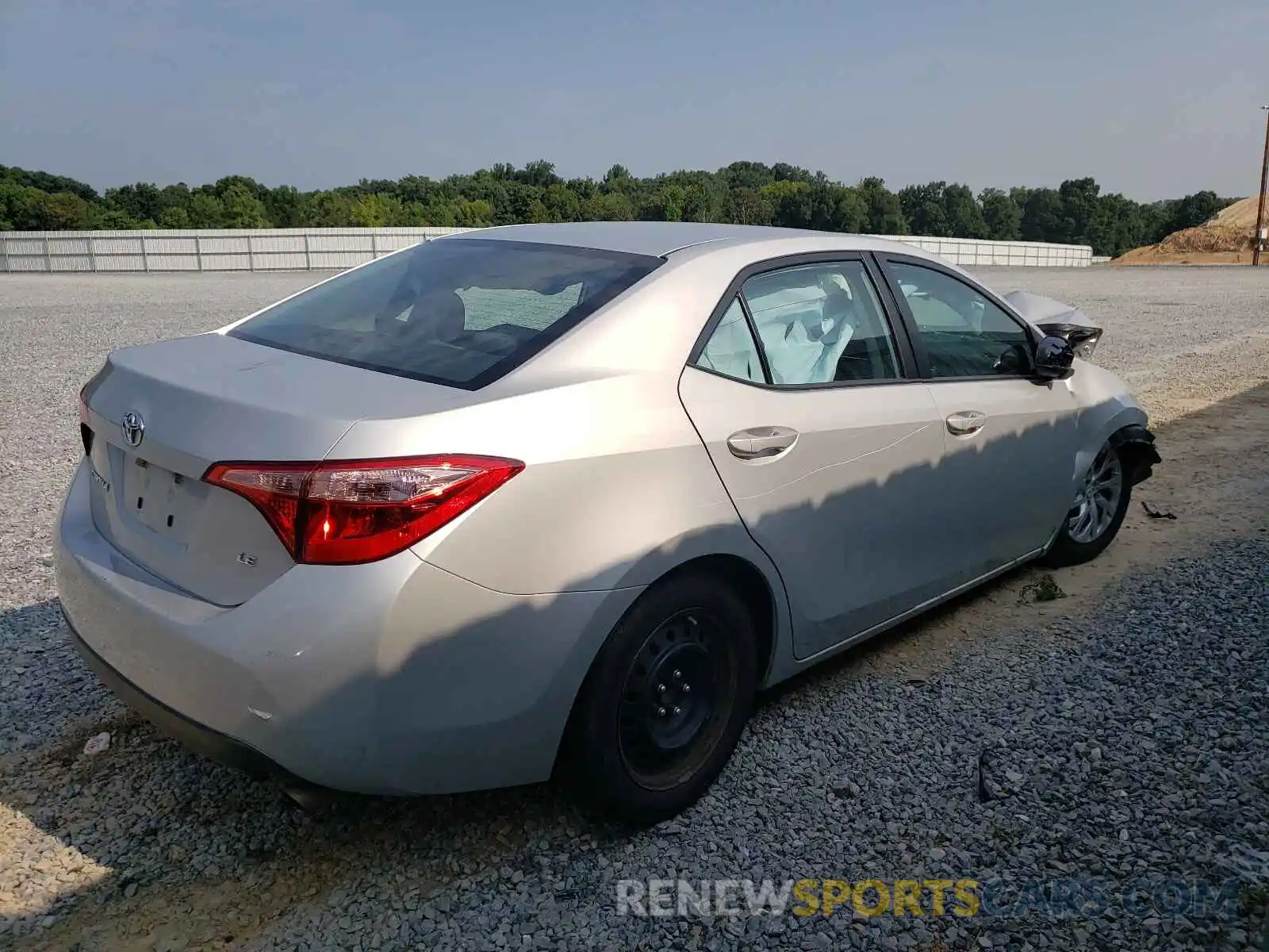 4 Photograph of a damaged car 5YFBURHE9KP940825 TOYOTA COROLLA 2019